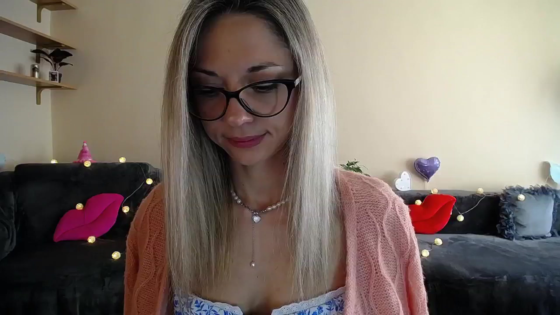 Gallery image thumbnail from Sunshine_alis's myfreecams stream on, 06/28/2025, 14:59 image 5 of 20