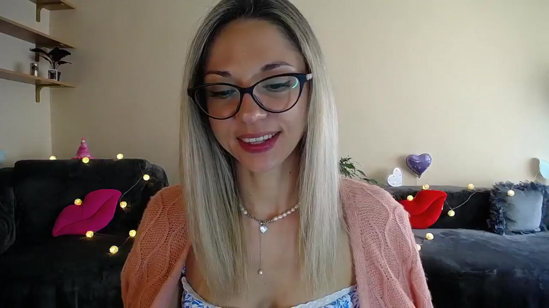 Gallery image thumbnail from Sunshine_alis's myfreecams stream on, 06/28/2025, 14:59 image 3 of 20