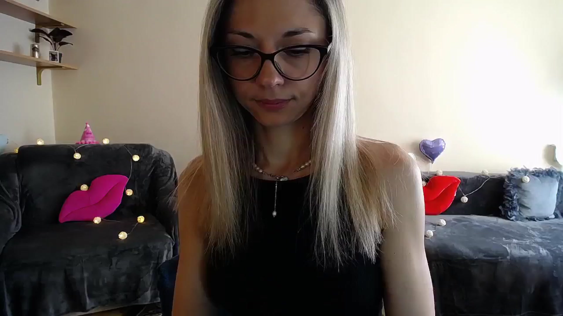 Gallery image thumbnail from Sunshine_alis's myfreecams stream on, 07/01/2025, 14:46 image 18 of 20