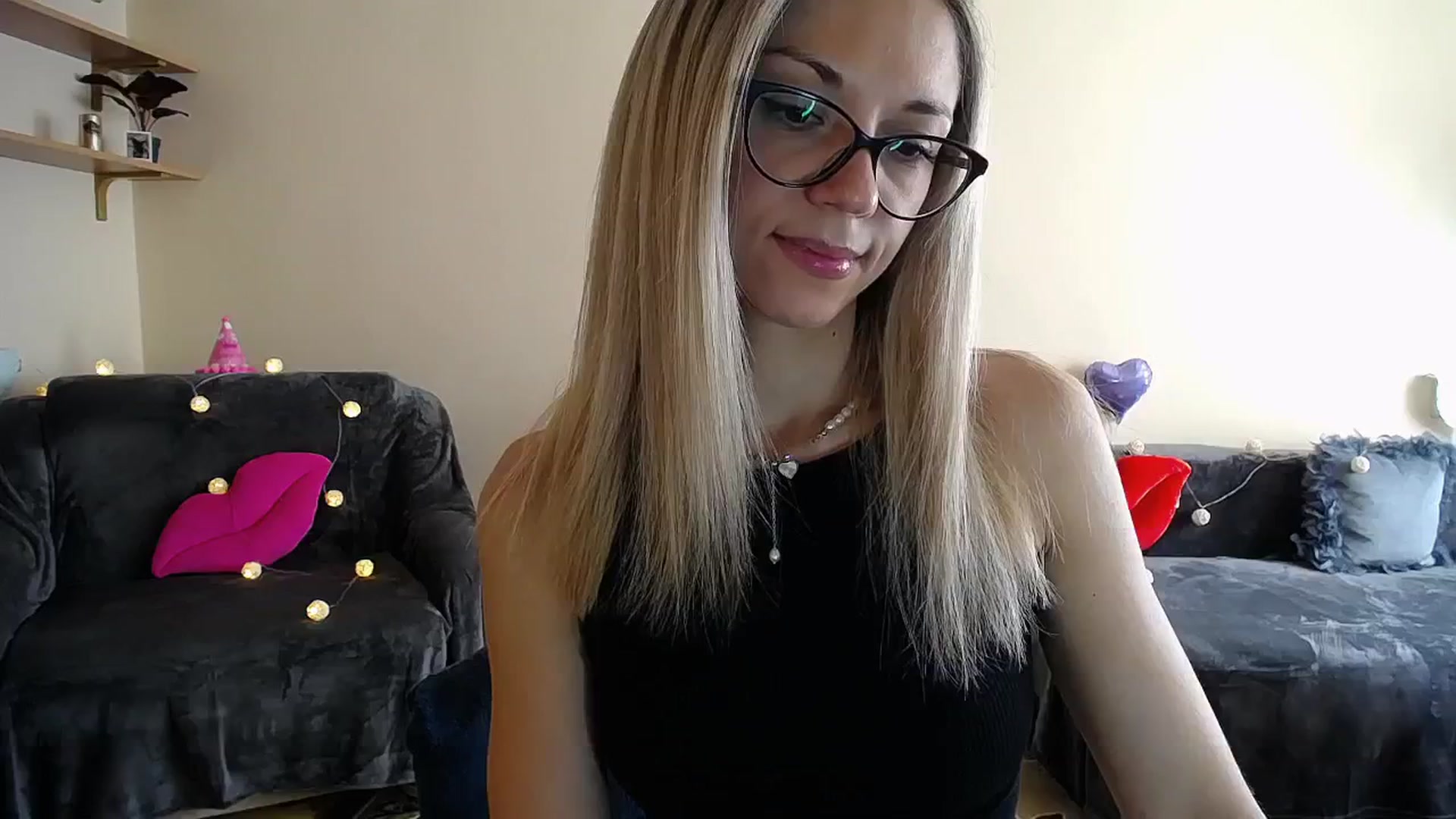 Gallery image thumbnail from Sunshine_alis's myfreecams stream on, 07/01/2025, 14:46 image 17 of 20