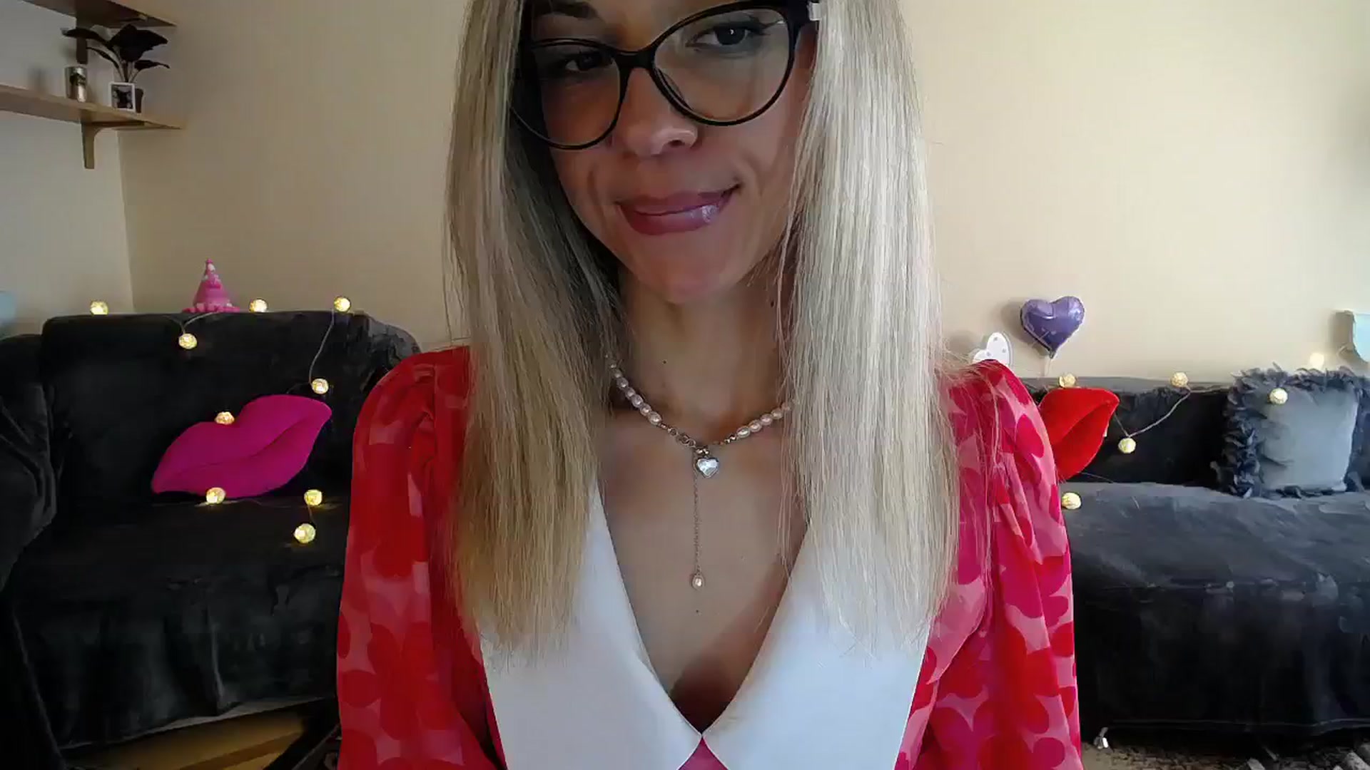 Gallery image thumbnail from Sunshine_alis's myfreecams stream on, 07/02/2025, 14:31 image 10 of 20