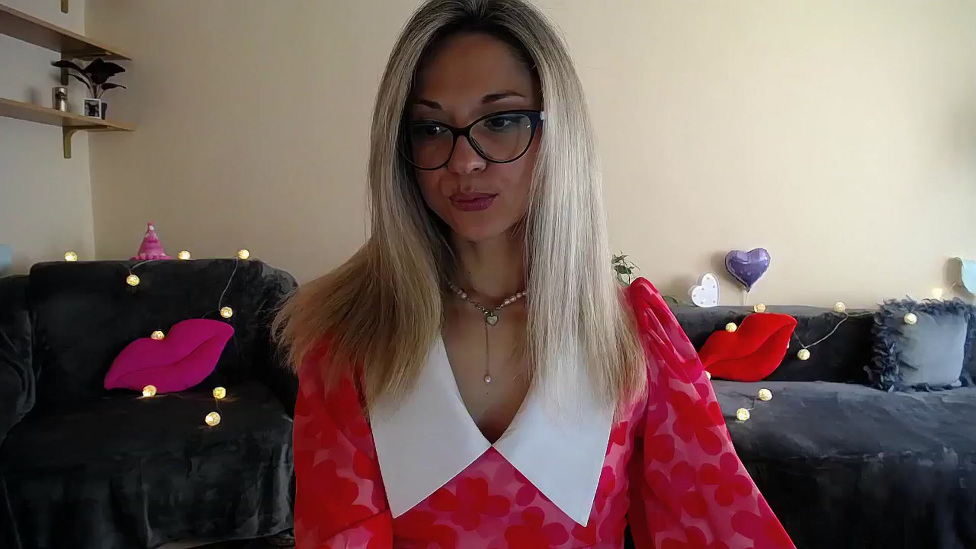 Gallery image thumbnail from Sunshine_alis's myfreecams stream on, 07/02/2025, 14:31 image 6 of 20