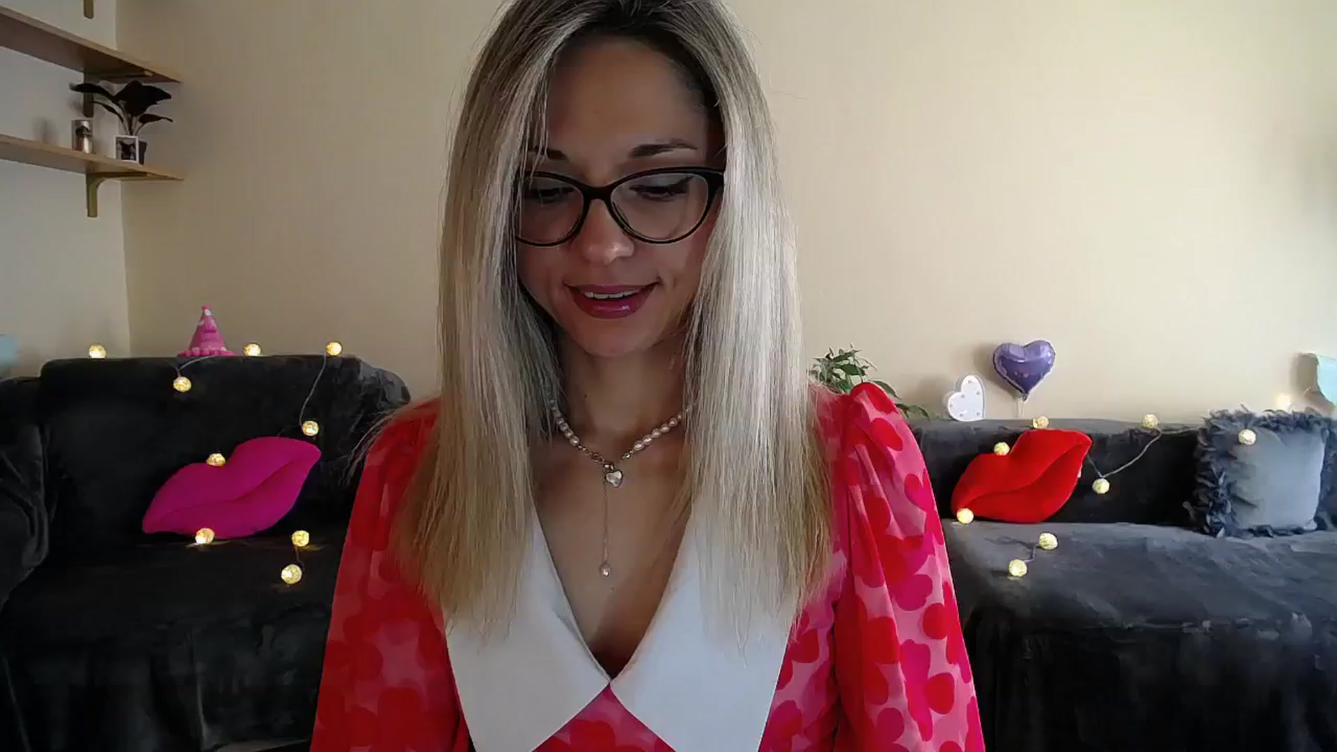 Gallery image thumbnail from Sunshine_alis's myfreecams stream on, 07/02/2025, 14:31 image 1 of 20