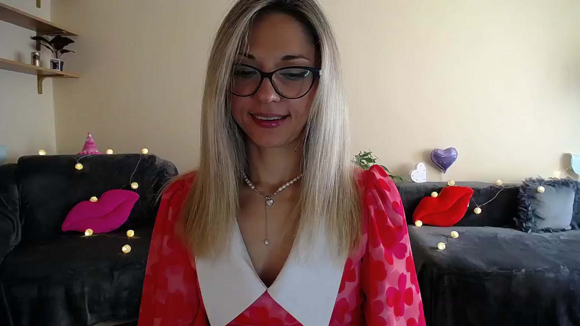 Gallery image thumbnail from Sunshine_alis's myfreecams stream on, 07/02/2025, 14:31 image 2 of 20