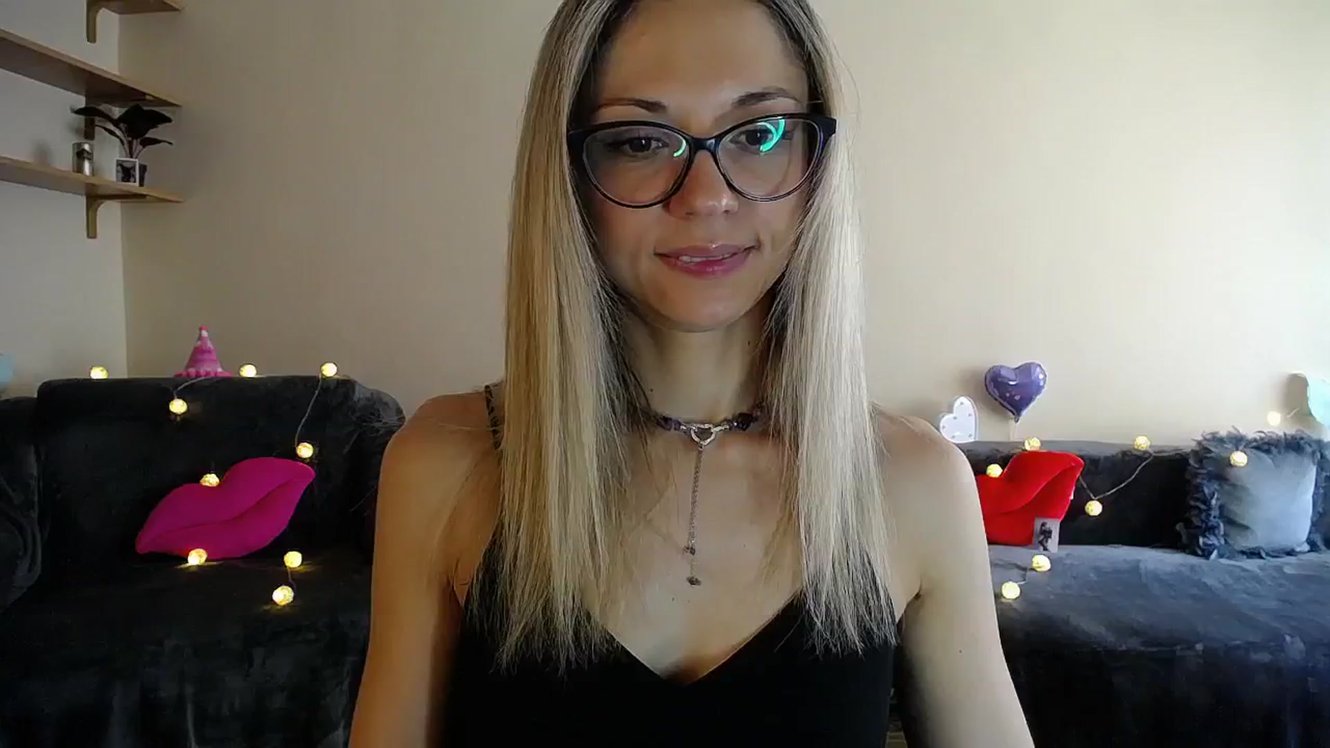 Gallery image thumbnail from Sunshine_alis's myfreecams stream on, 07/04/2025, 14:03 image 8 of 20