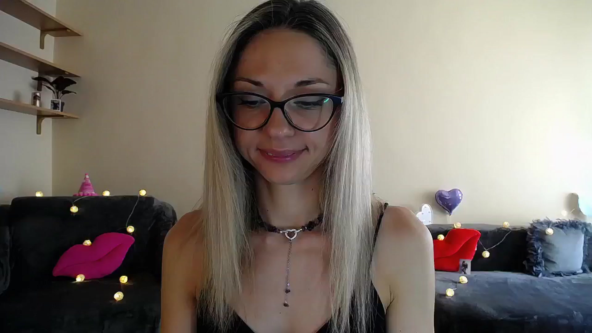 Gallery image thumbnail from Sunshine_alis's myfreecams stream on, 07/04/2025, 14:03 image 3 of 20