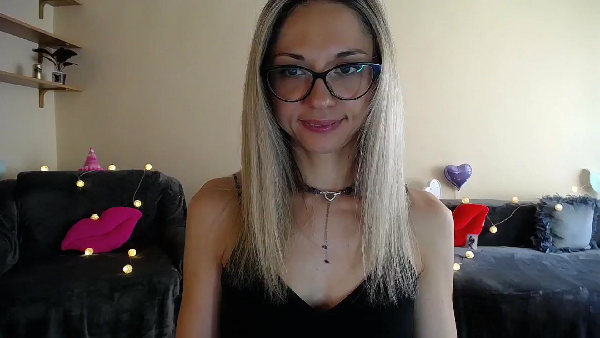 Gallery image thumbnail from Sunshine_alis's myfreecams stream on, 07/04/2025, 14:03 image 7 of 20