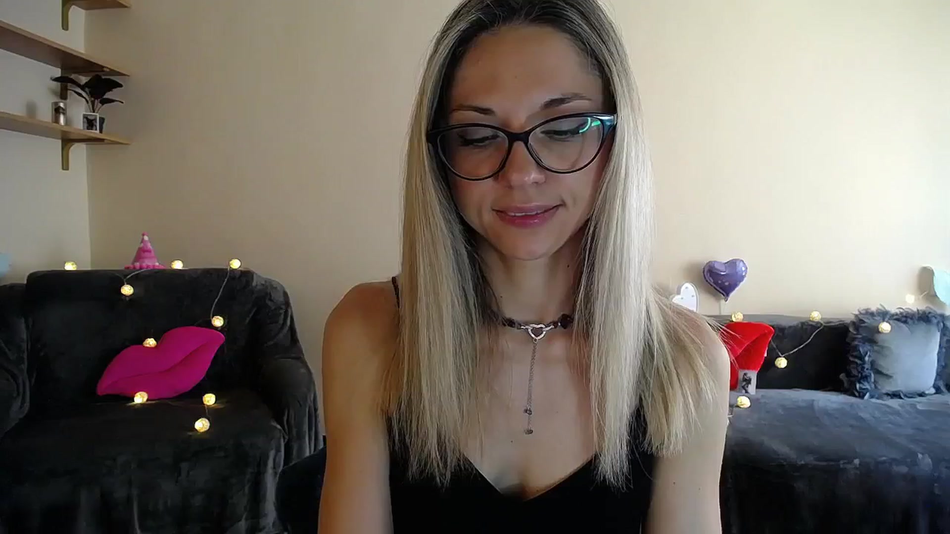 Gallery image thumbnail from Sunshine_alis's myfreecams stream on, 07/04/2025, 14:03 image 11 of 20