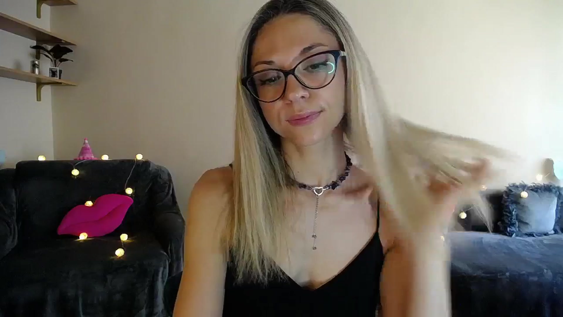 Gallery image thumbnail from Sunshine_alis's myfreecams stream on, 07/04/2025, 14:03 image 10 of 20