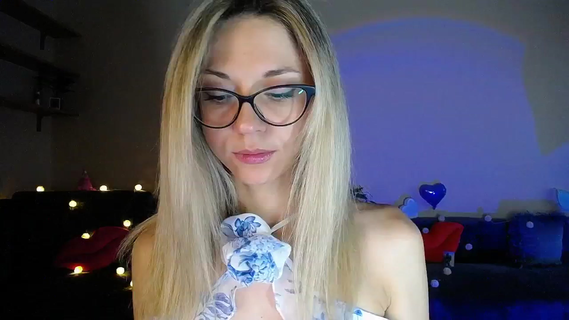 Gallery image thumbnail from Sunshine_alis's myfreecams stream on, 07/07/2025, 17:33 image 12 of 20