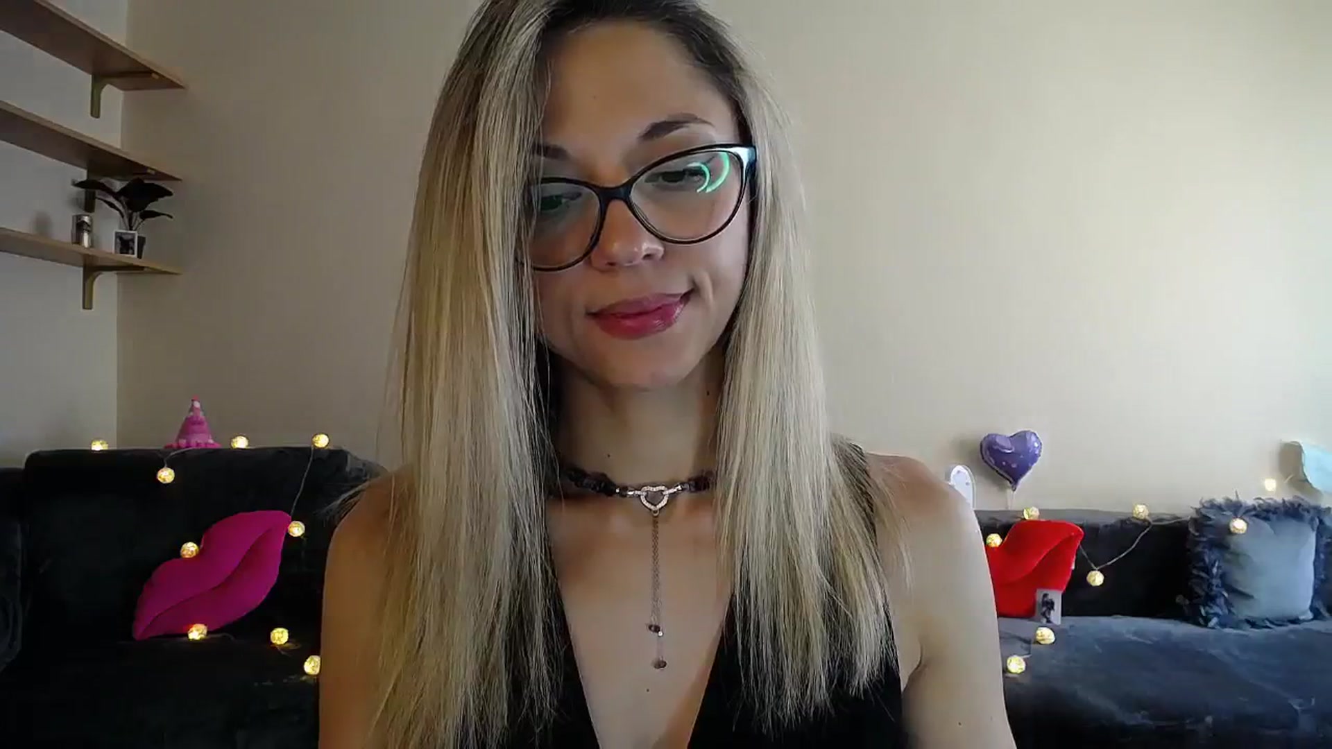 Gallery image thumbnail from Sunshine_alis's myfreecams stream on, 07/11/2025, 16:00 image 2 of 20