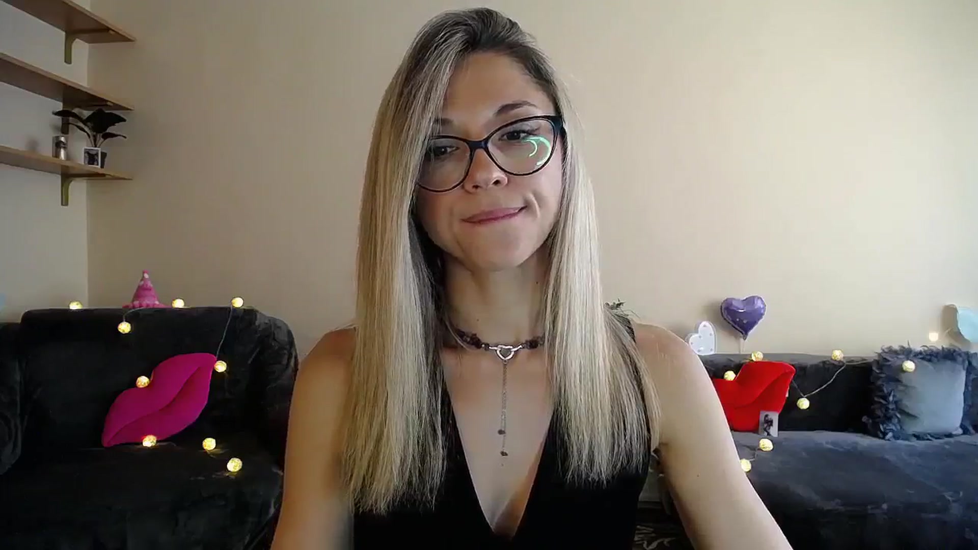Gallery image thumbnail from Sunshine_alis's myfreecams stream on, 07/11/2025, 16:00 image 17 of 20