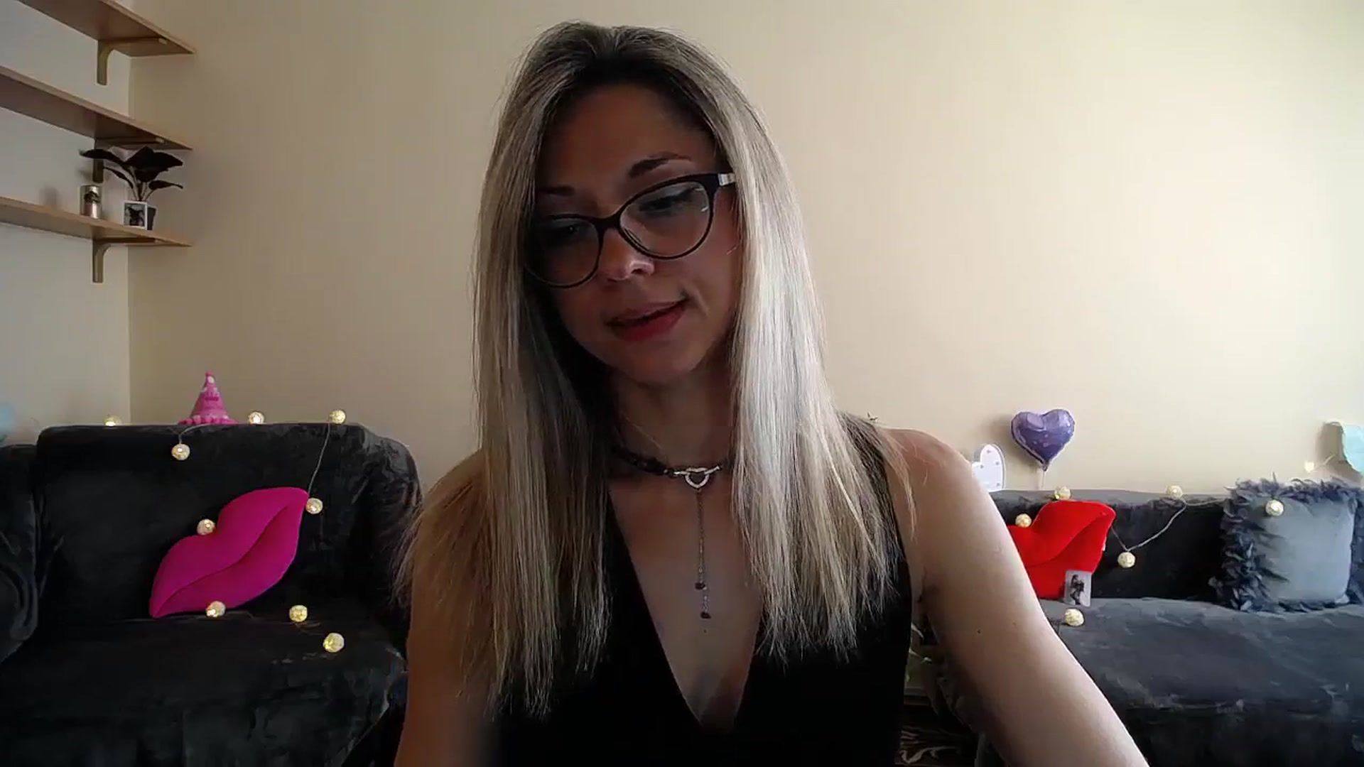 Gallery image thumbnail from Sunshine_alis's myfreecams stream on, 07/11/2025, 16:00 image 15 of 20