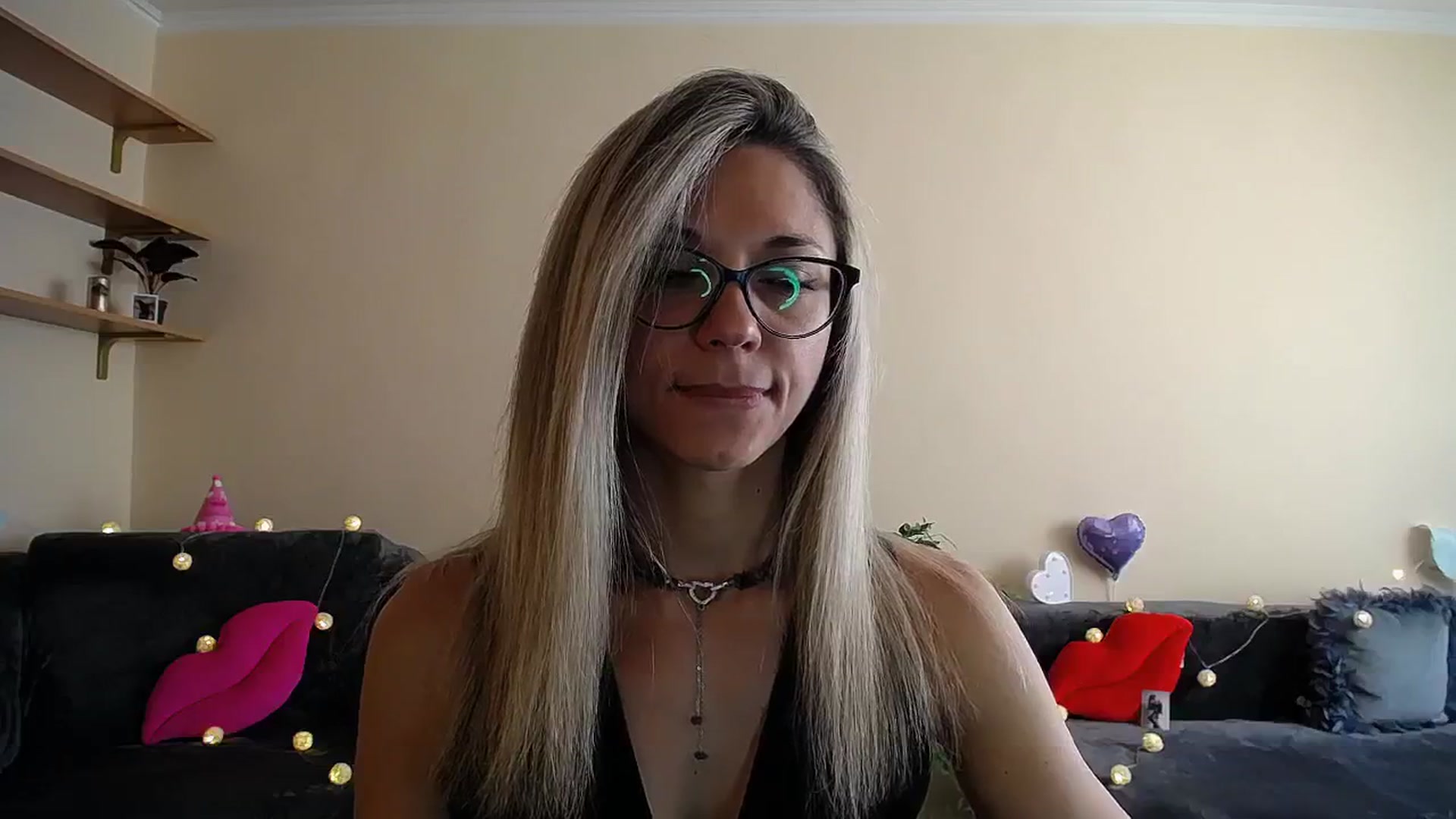 Gallery image thumbnail from Sunshine_alis's myfreecams stream on, 07/11/2025, 16:00 image 16 of 20