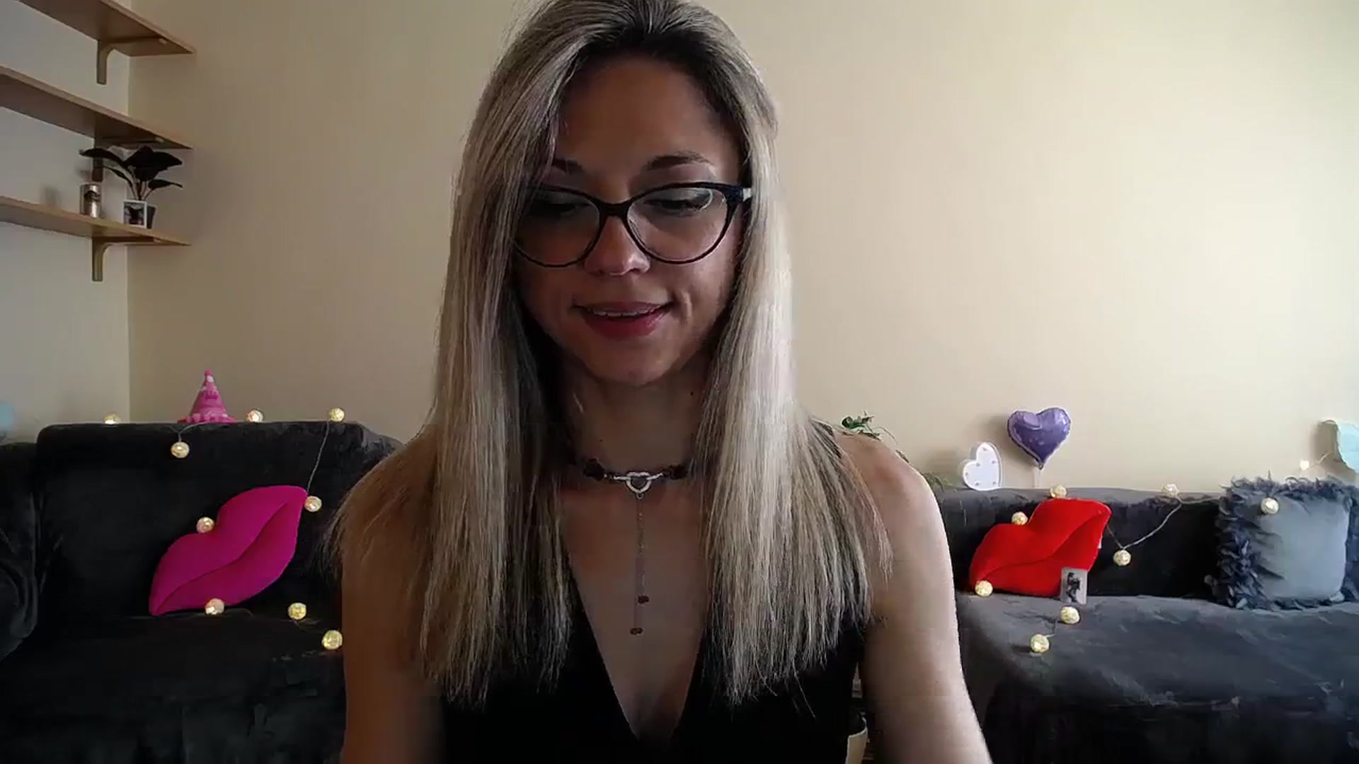 Gallery image thumbnail from Sunshine_alis's myfreecams stream on, 07/11/2025, 16:00 image 14 of 20