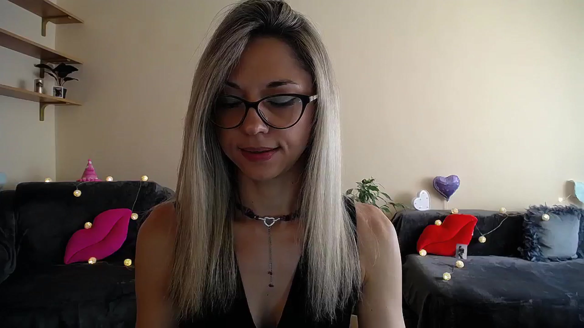 Gallery image thumbnail from Sunshine_alis's myfreecams stream on, 07/11/2025, 16:00 image 12 of 20