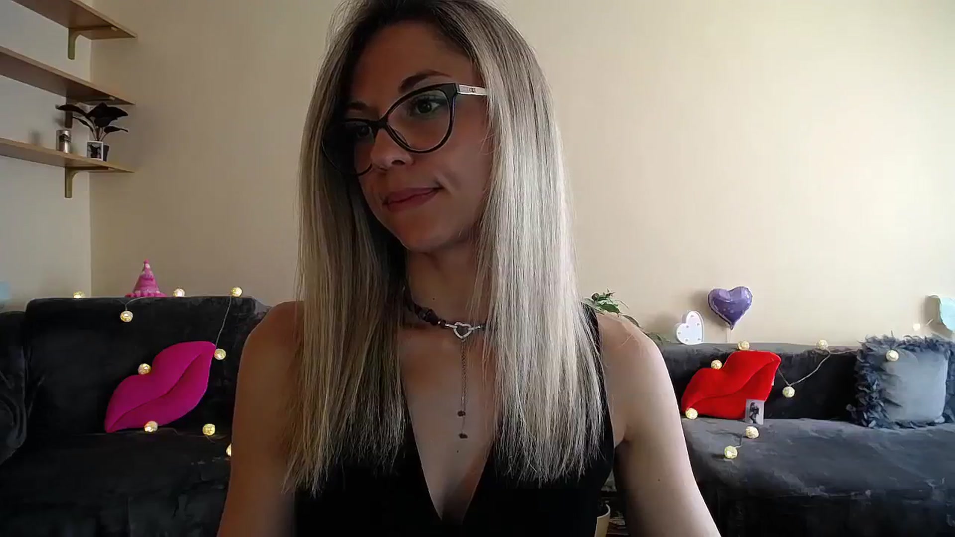 Gallery image thumbnail from Sunshine_alis's myfreecams stream on, 07/11/2025, 16:00 image 13 of 20
