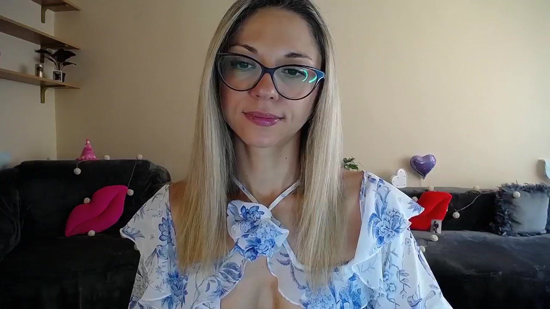 Gallery image thumbnail from Sunshine_alis's myfreecams stream on, 07/15/2025, 16:34 image 3 of 20