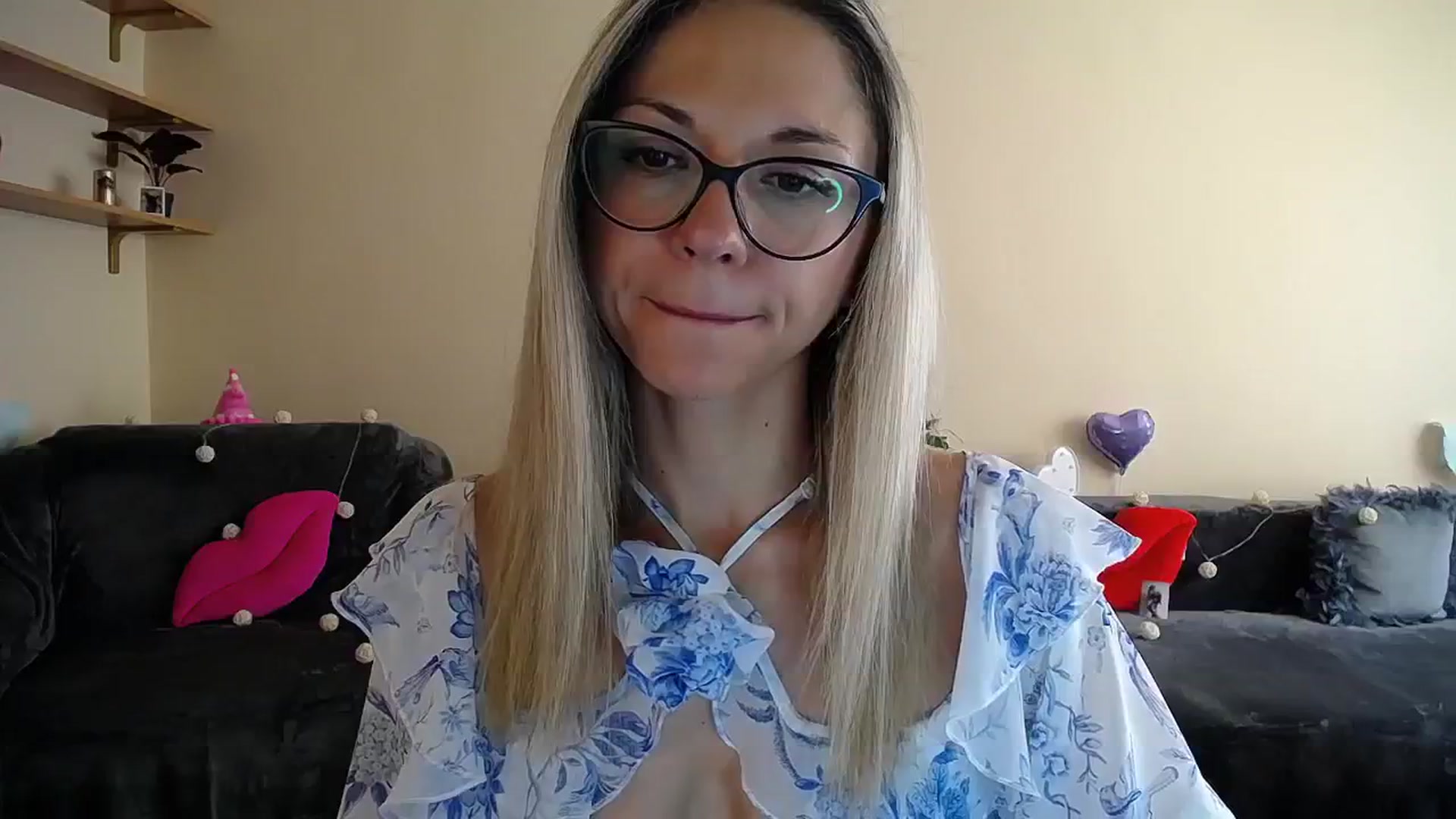 Gallery image thumbnail from Sunshine_alis's myfreecams stream on, 07/15/2025, 16:34 image 1 of 20