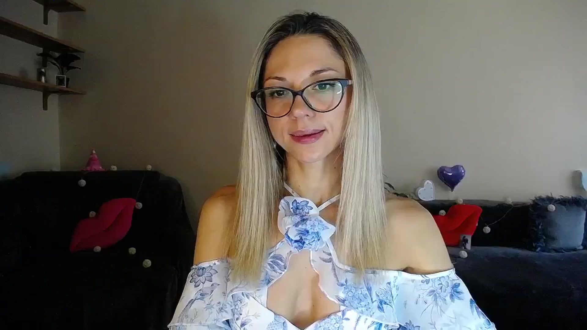 Gallery image thumbnail from Sunshine_alis's myfreecams stream on, 07/15/2025, 16:34 image 10 of 20