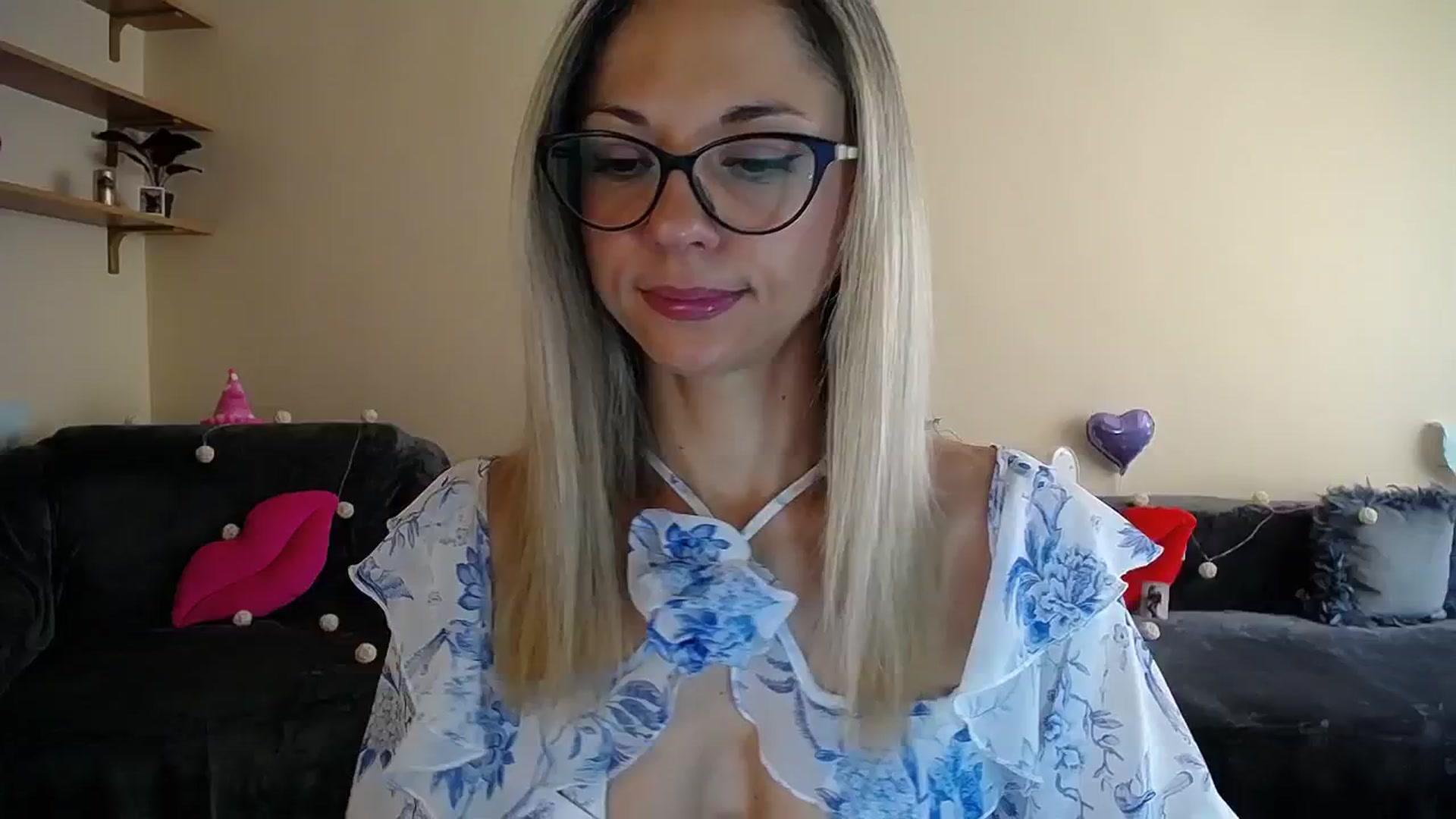 Gallery image thumbnail from Sunshine_alis's myfreecams stream on, 07/15/2025, 16:34 image 2 of 20