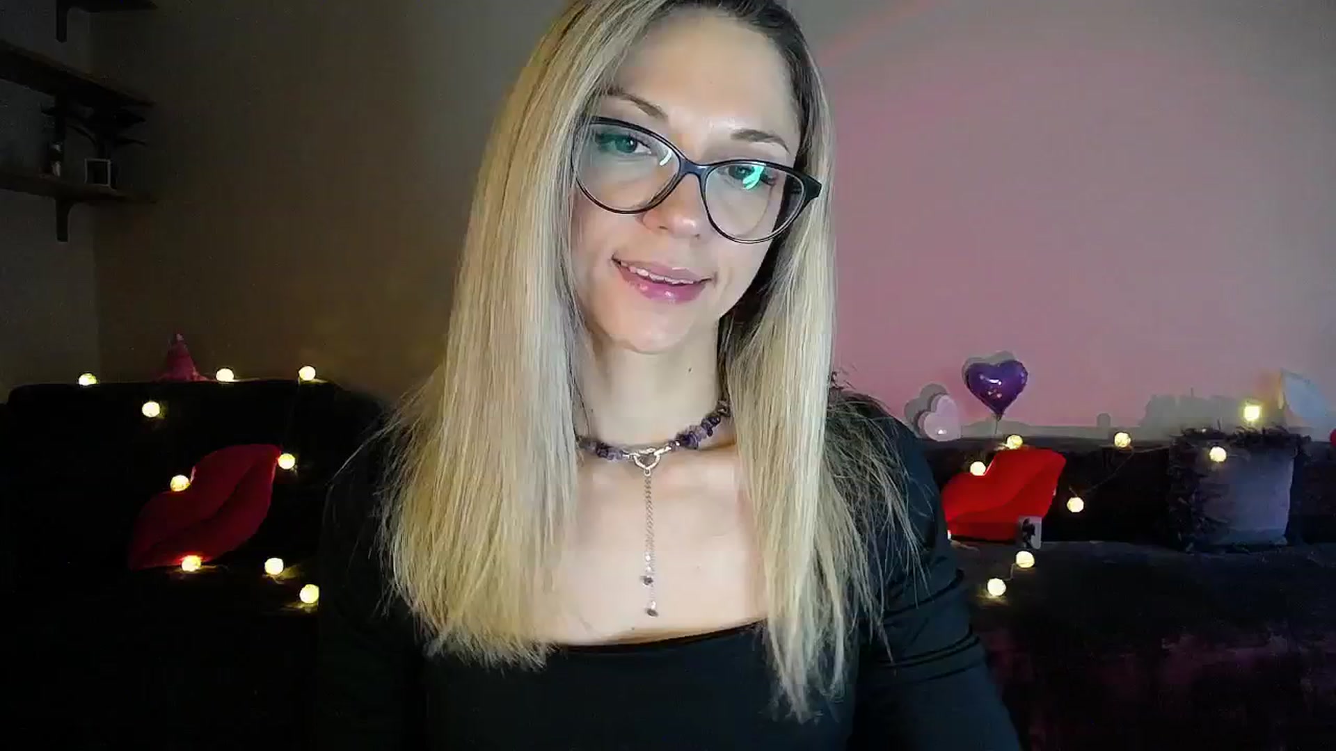 Gallery image thumbnail from Sunshine_alis's myfreecams stream on, 07/16/2025, 18:09 image 7 of 20