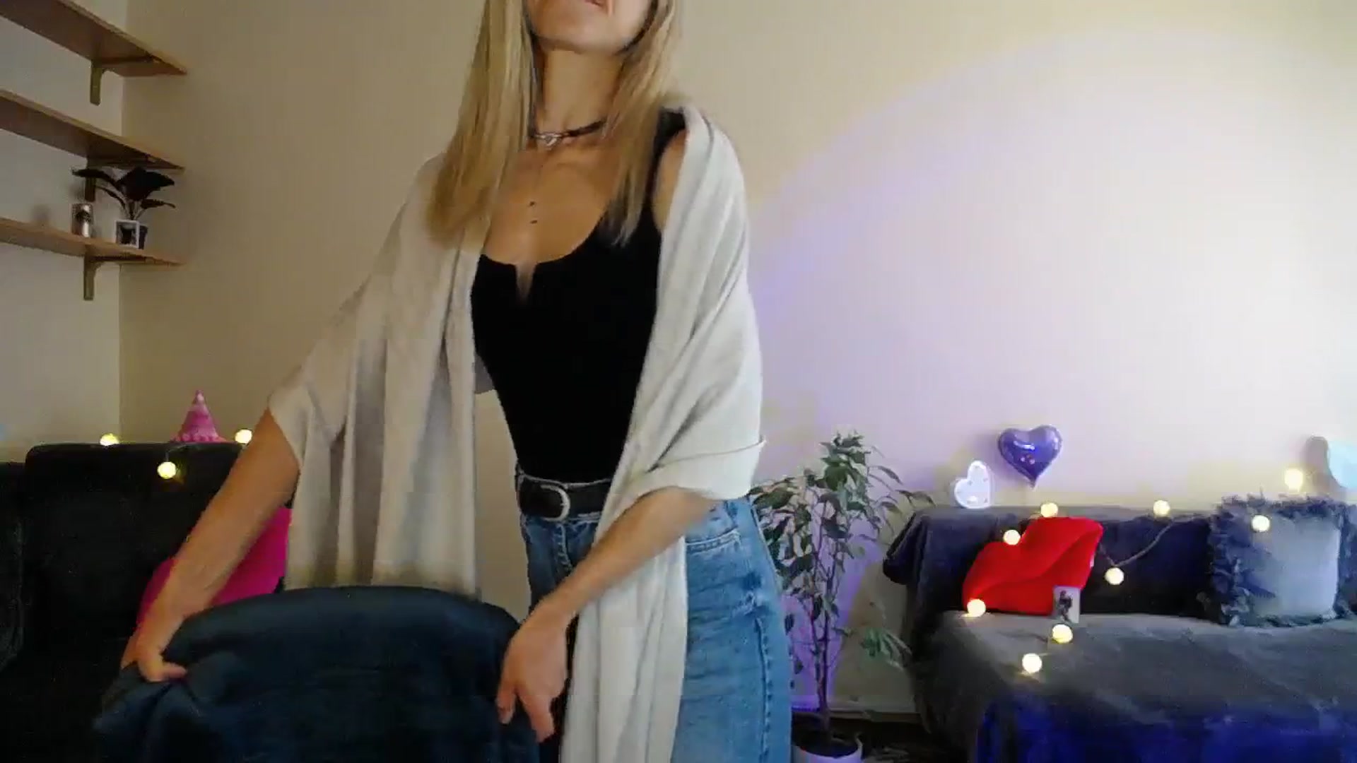 Gallery image thumbnail from Sunshine_alis's myfreecams stream on, 07/18/2025, 16:01 image 8 of 20