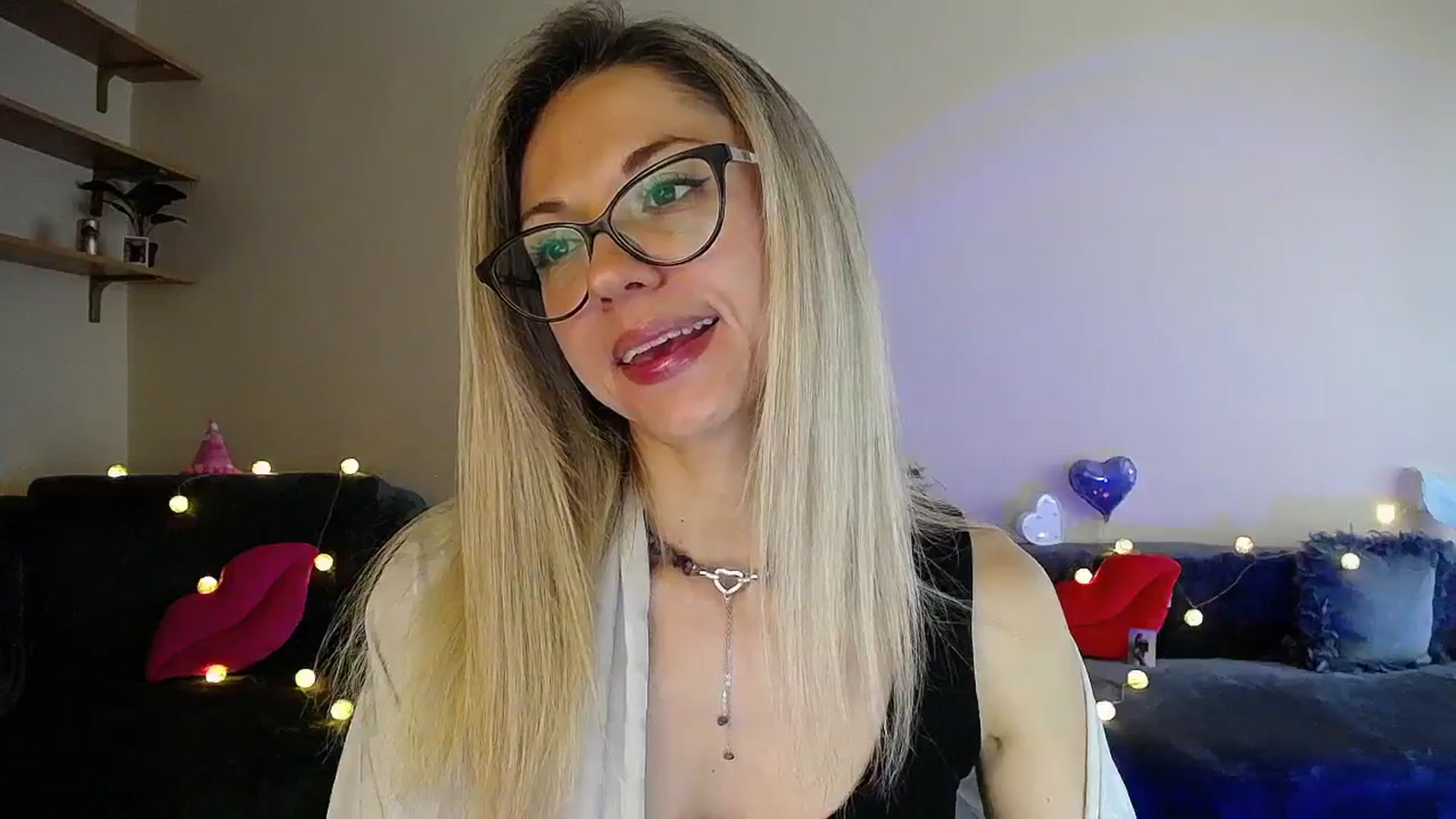 Gallery image thumbnail from Sunshine_alis's myfreecams stream on, 07/18/2025, 16:01 image 4 of 20