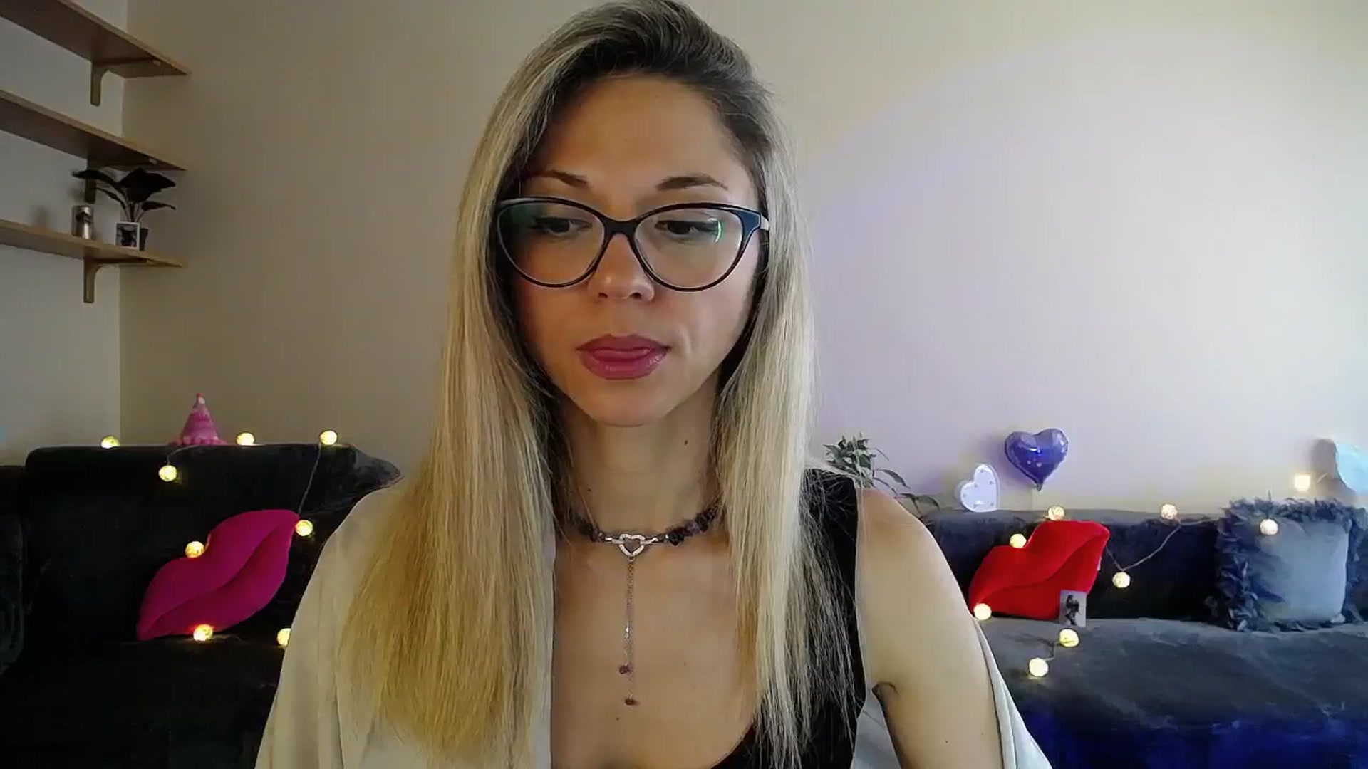 Gallery image thumbnail from Sunshine_alis's myfreecams stream on, 07/18/2025, 16:01 image 6 of 20
