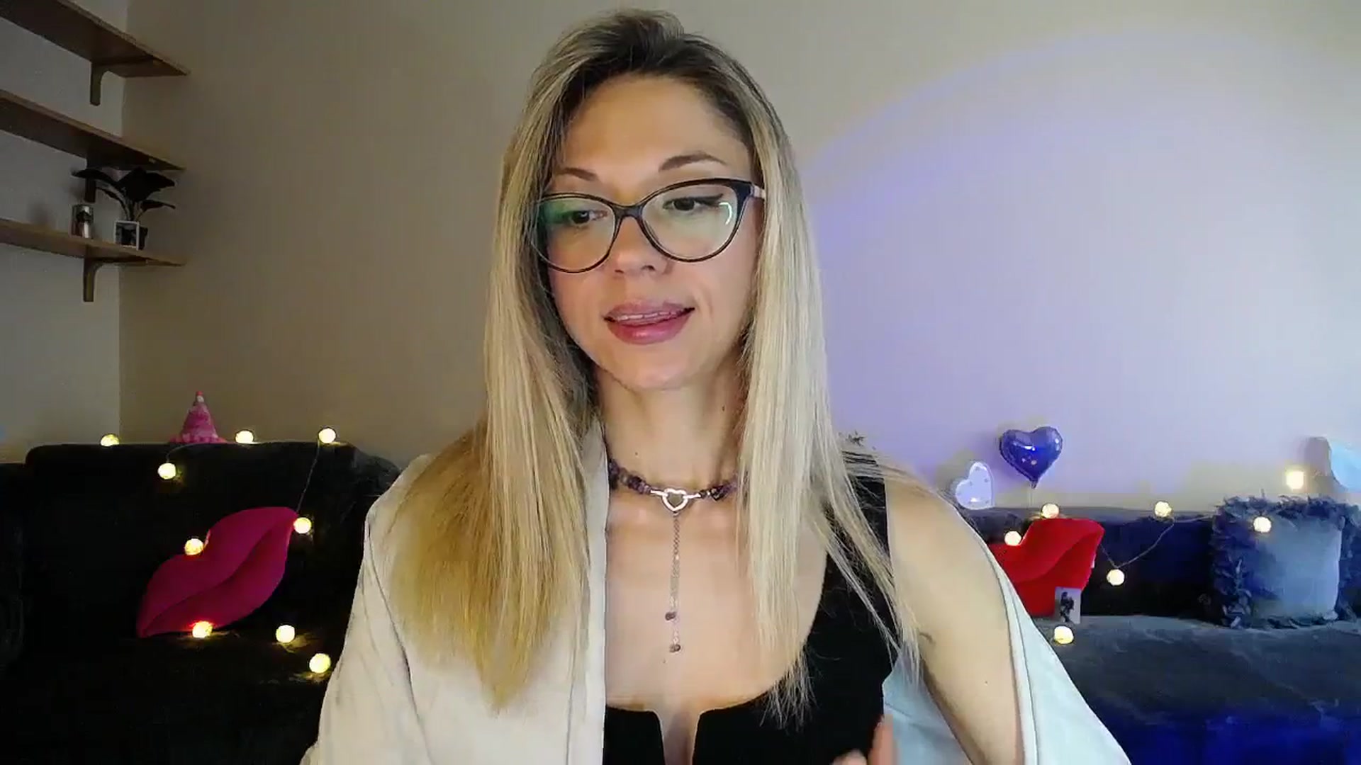Gallery image thumbnail from Sunshine_alis's myfreecams stream on, 07/18/2025, 16:01 image 3 of 20