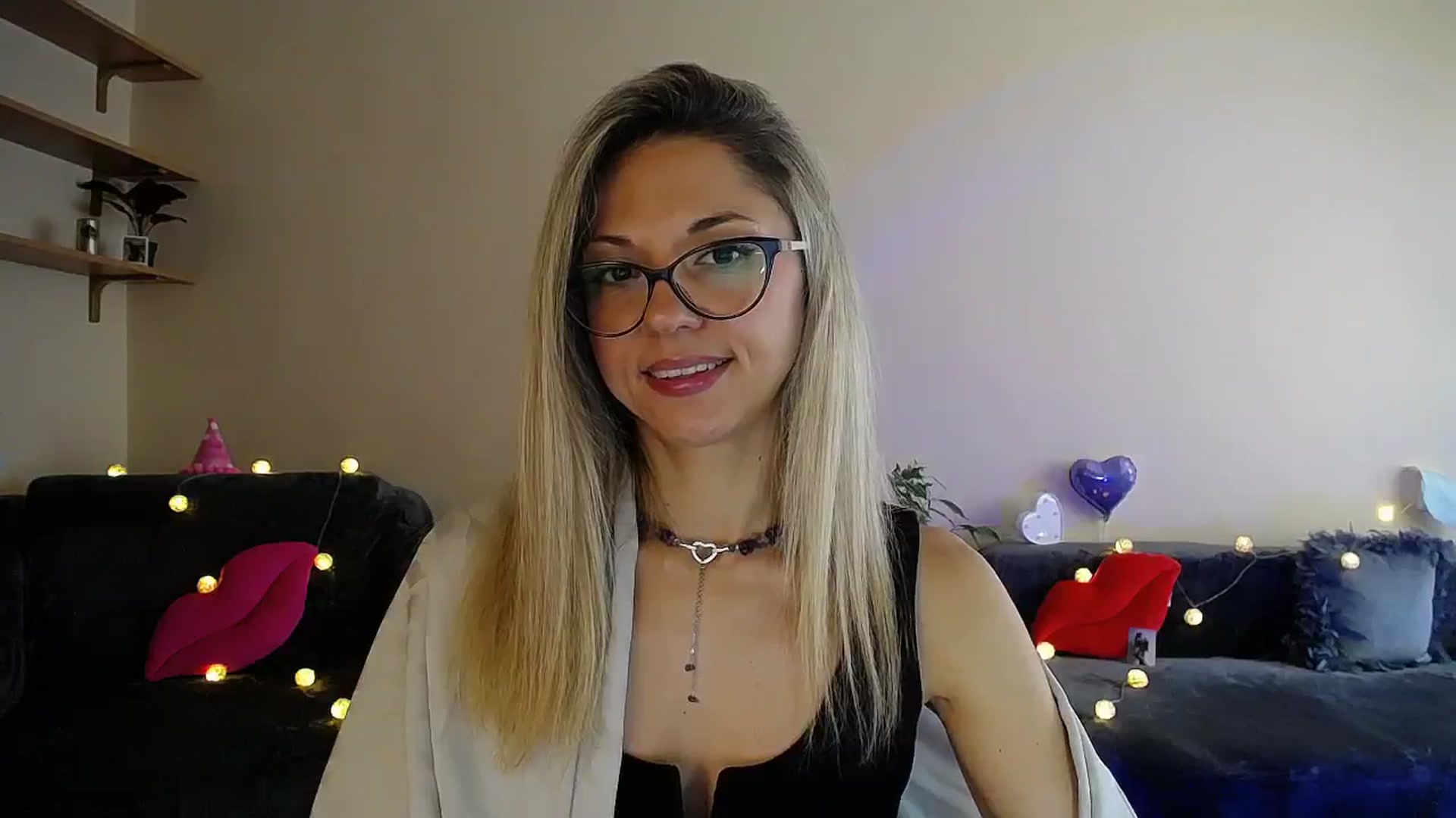 Gallery image thumbnail from Sunshine_alis's myfreecams stream on, 07/18/2025, 16:01 image 7 of 20