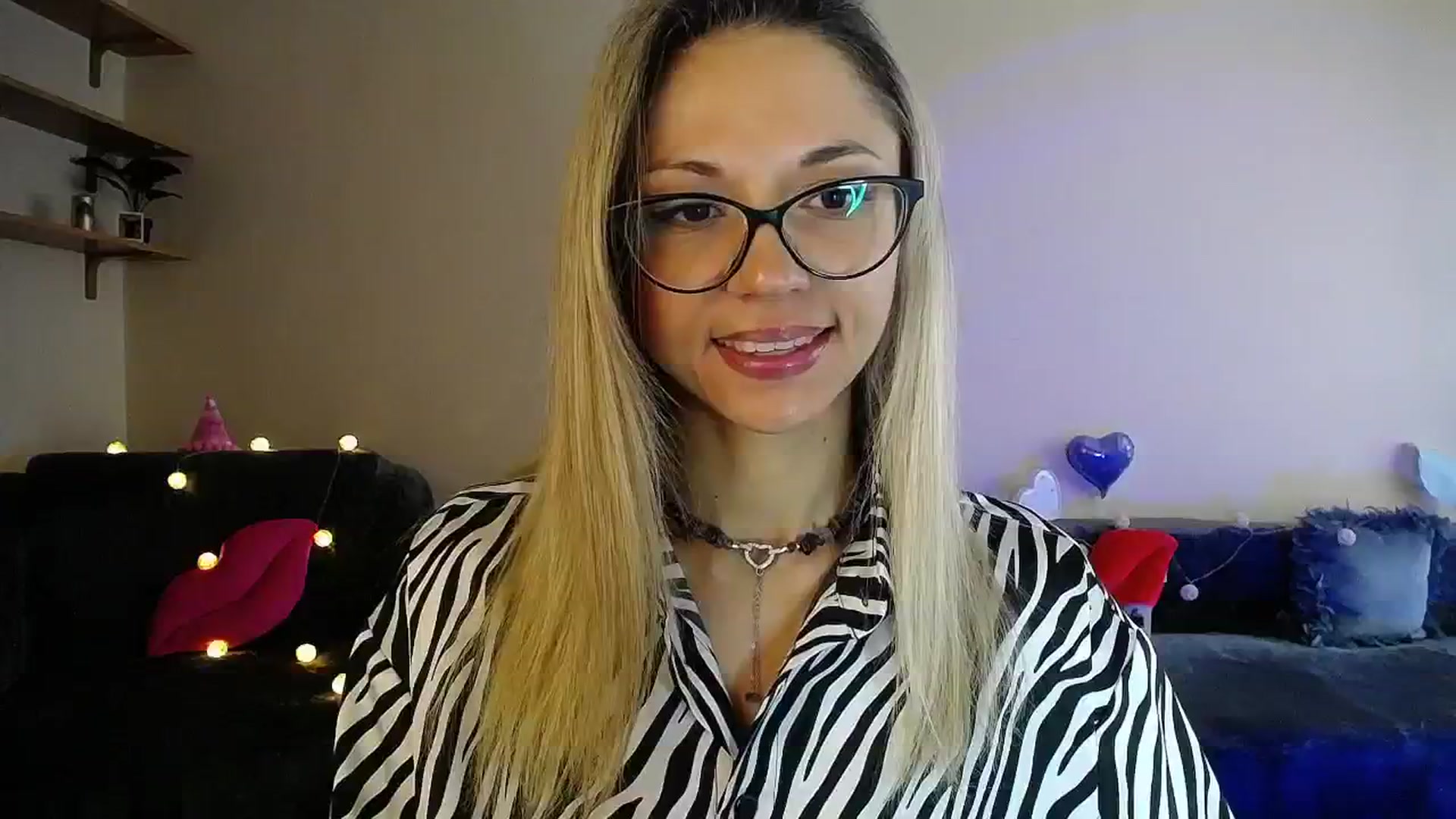 Gallery image thumbnail from Sunshine_alis's myfreecams stream on, 07/19/2025, 15:36 image 6 of 20