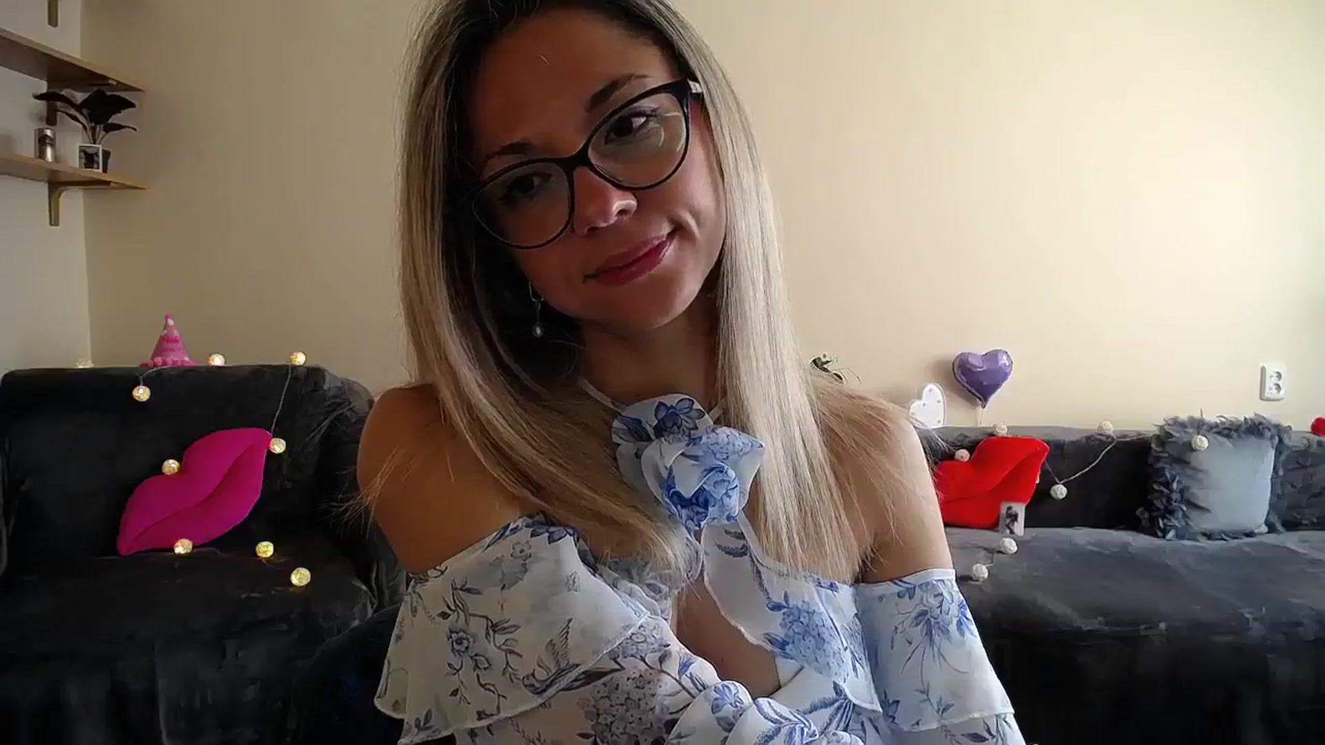 Gallery image thumbnail from Sunshine_alis's myfreecams stream on, 07/21/2025, 15:32 image 13 of 20