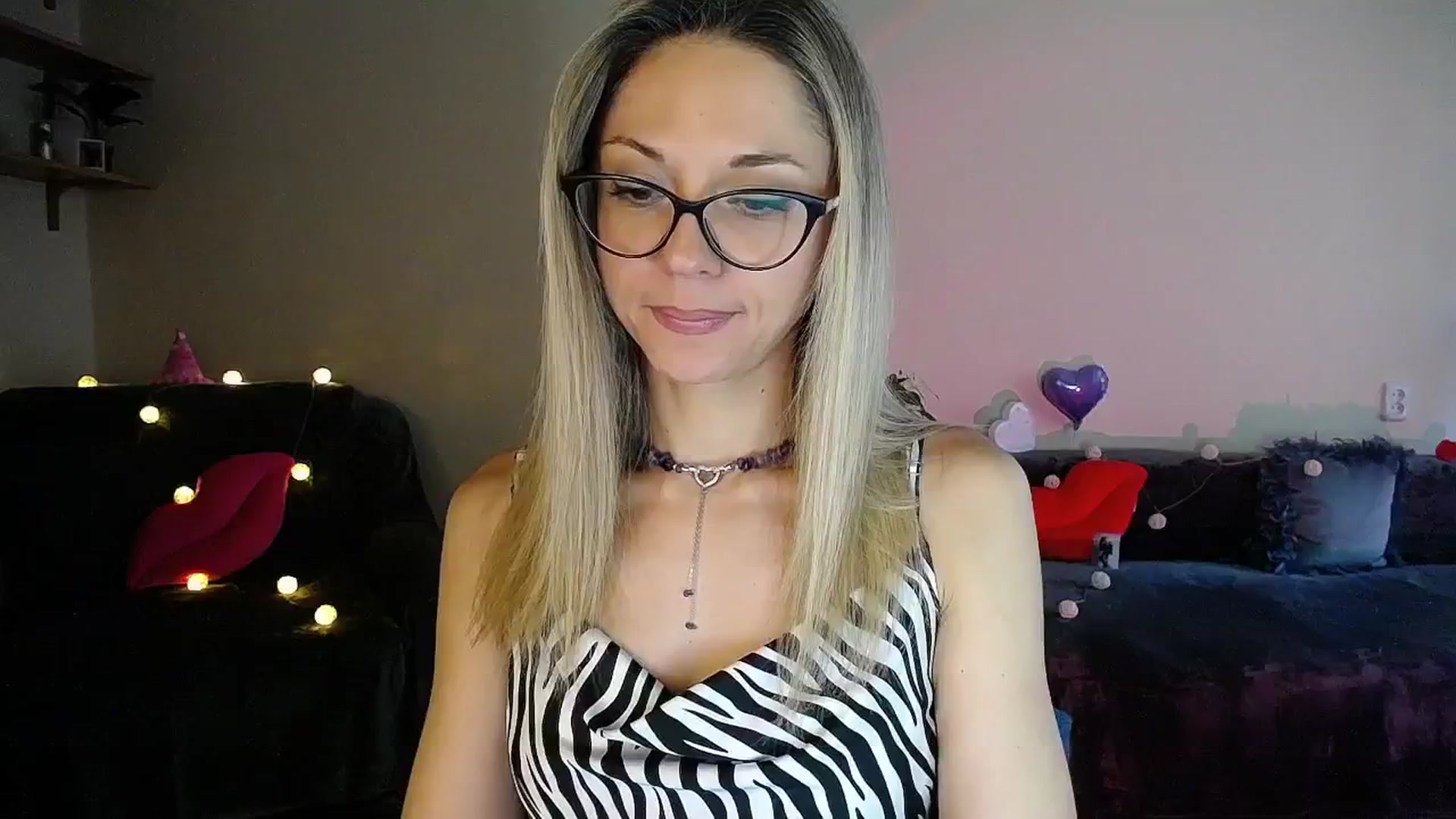 Gallery image thumbnail from Sunshine_alis's myfreecams stream on, 07/22/2025, 18:05 image 5 of 20