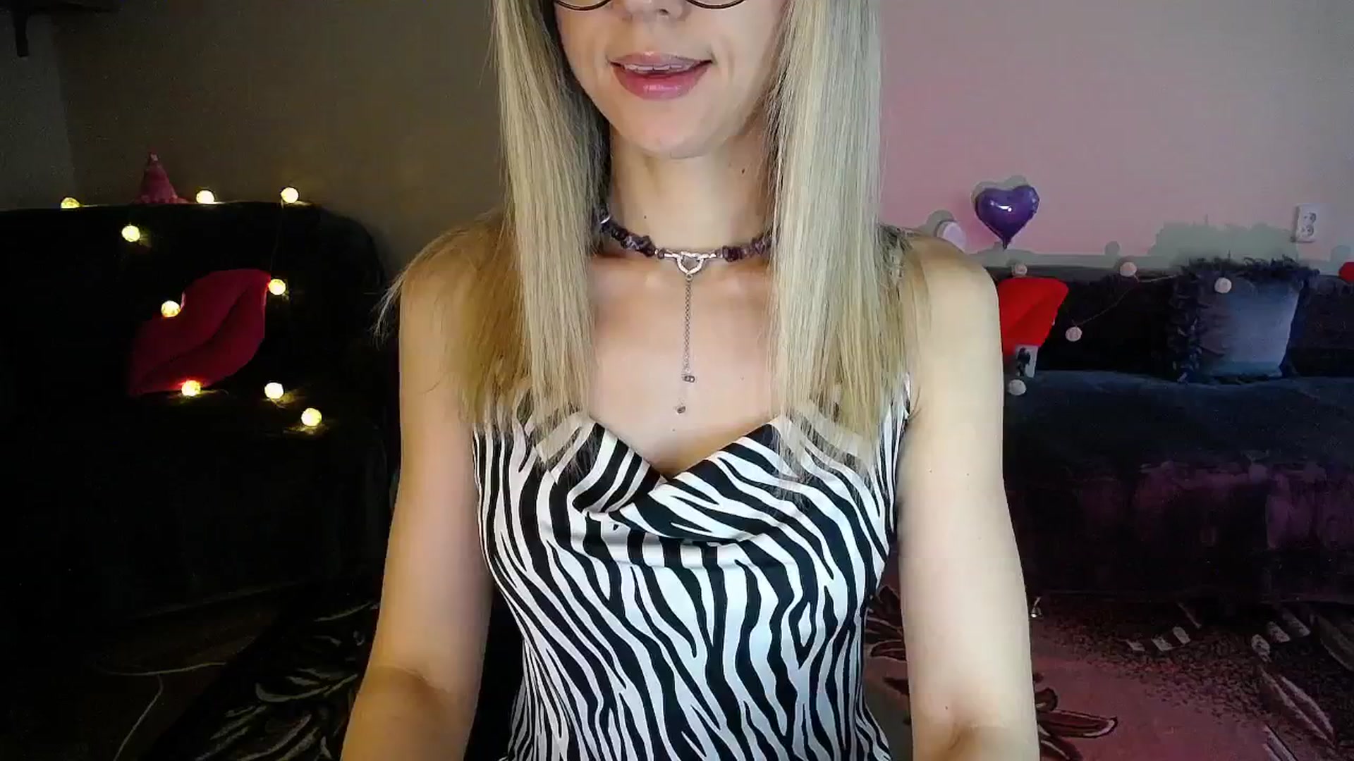 Gallery image thumbnail from Sunshine_alis's myfreecams stream on, 07/22/2025, 18:05 image 9 of 20