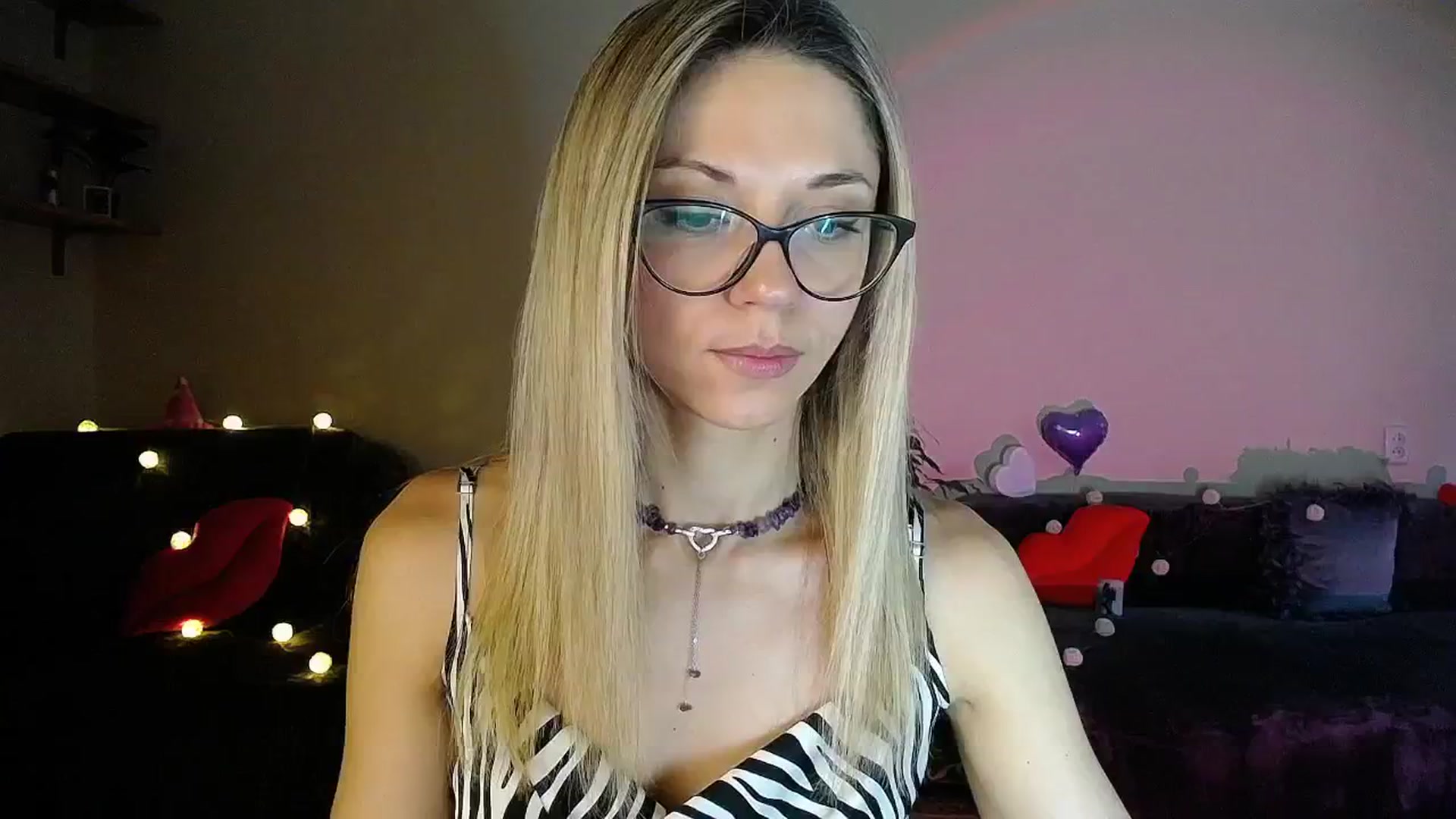Gallery image thumbnail from Sunshine_alis's myfreecams stream on, 07/22/2025, 18:05 image 17 of 20