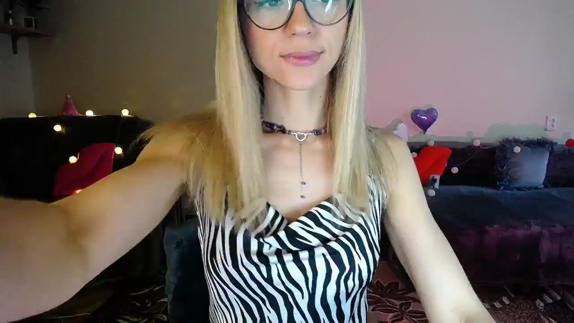 Gallery image thumbnail from Sunshine_alis's myfreecams stream on, 07/22/2025, 18:05 image 8 of 20