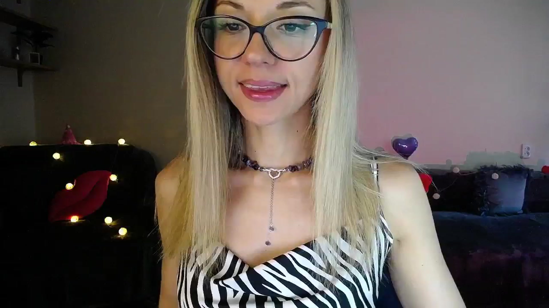 Gallery image thumbnail from Sunshine_alis's myfreecams stream on, 07/22/2025, 18:05 image 7 of 20