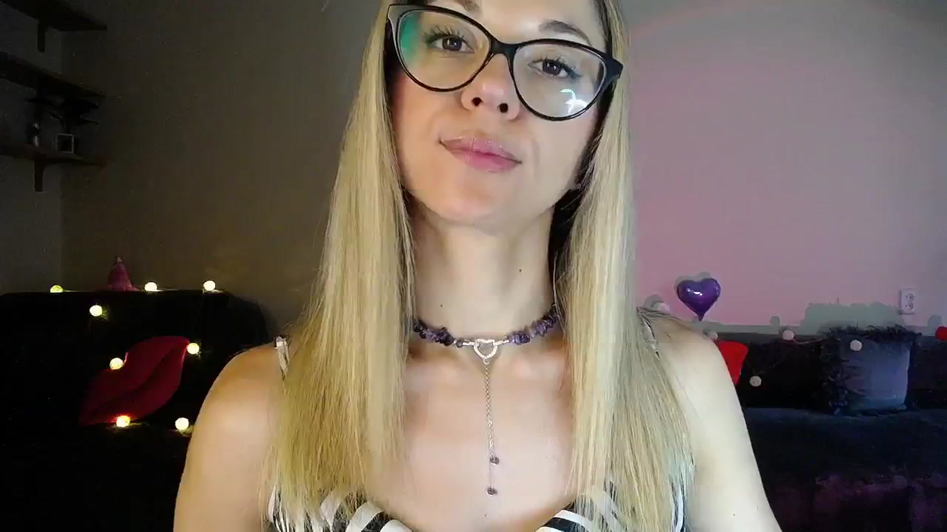 Gallery image thumbnail from Sunshine_alis's myfreecams stream on, 07/22/2025, 18:05 image 12 of 20