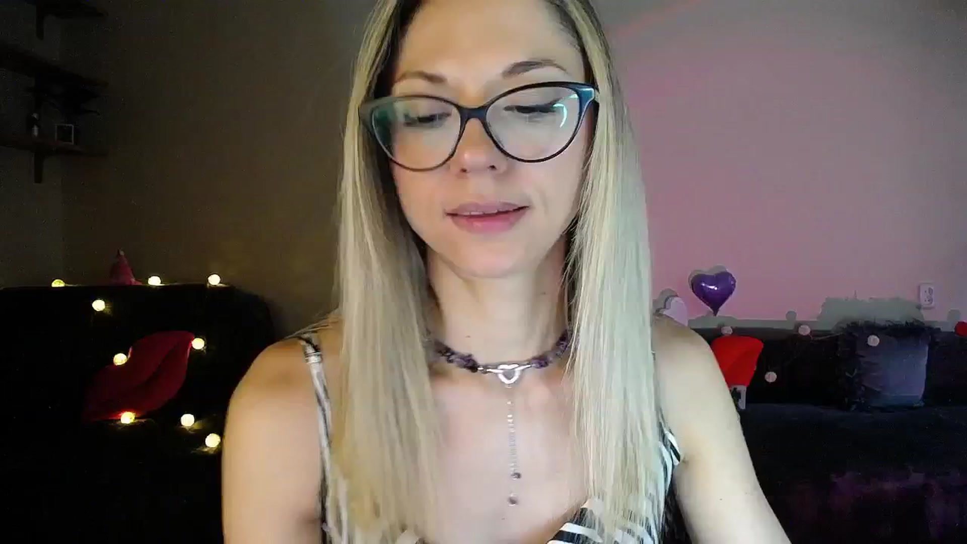 Gallery image thumbnail from Sunshine_alis's myfreecams stream on, 07/22/2025, 18:05 image 15 of 20