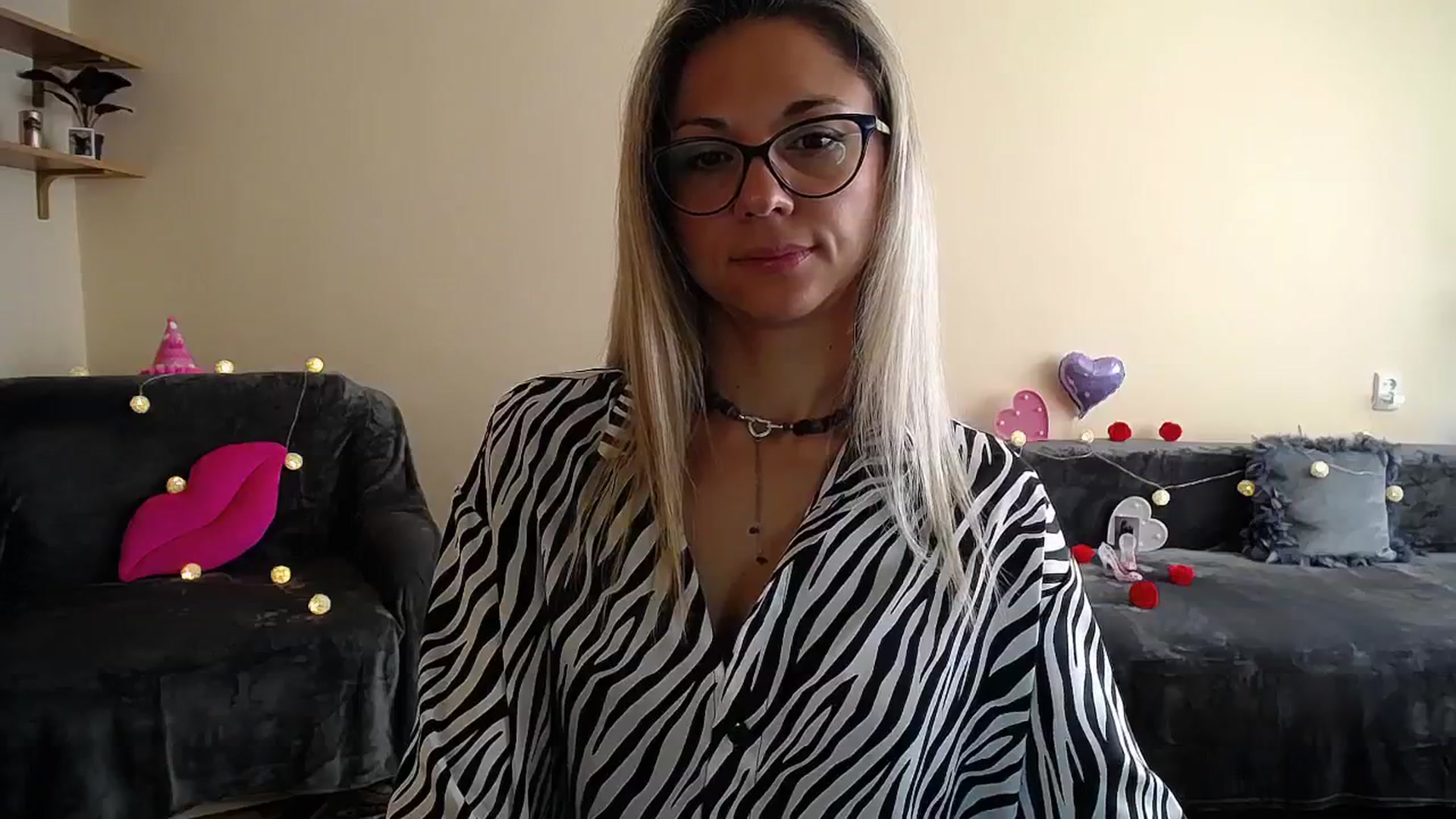 Gallery image thumbnail from Sunshine_alis's myfreecams stream on, 07/24/2025, 15:38 image 9 of 20