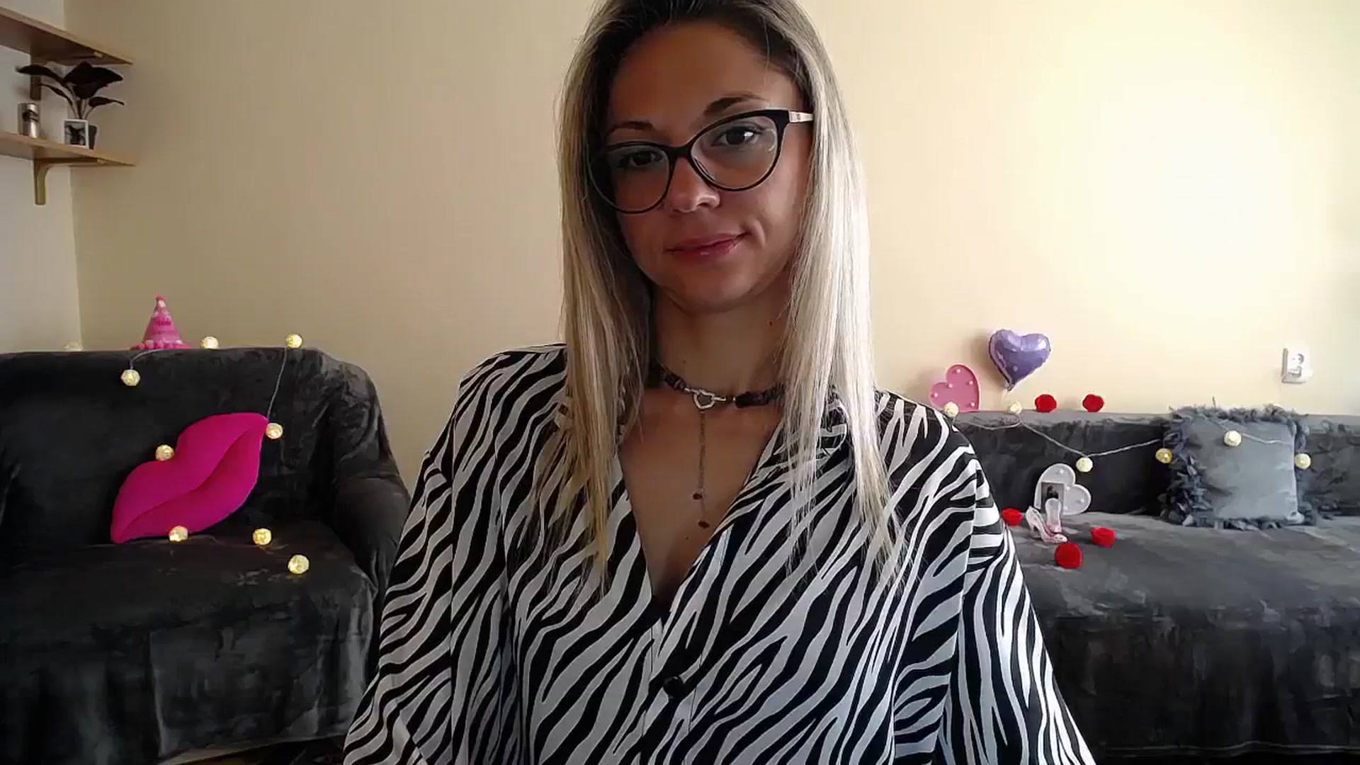 Gallery image thumbnail from Sunshine_alis's myfreecams stream on, 07/24/2025, 15:38 image 11 of 20