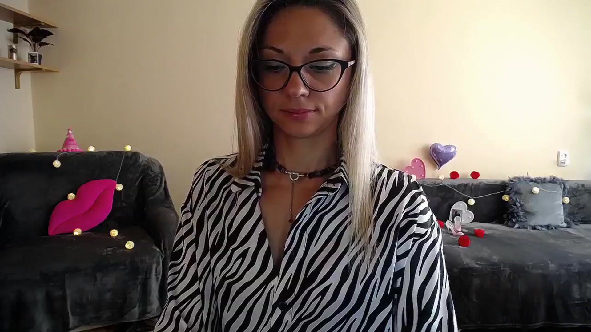 Gallery image thumbnail from Sunshine_alis's myfreecams stream on, 07/24/2025, 15:38 image 12 of 20
