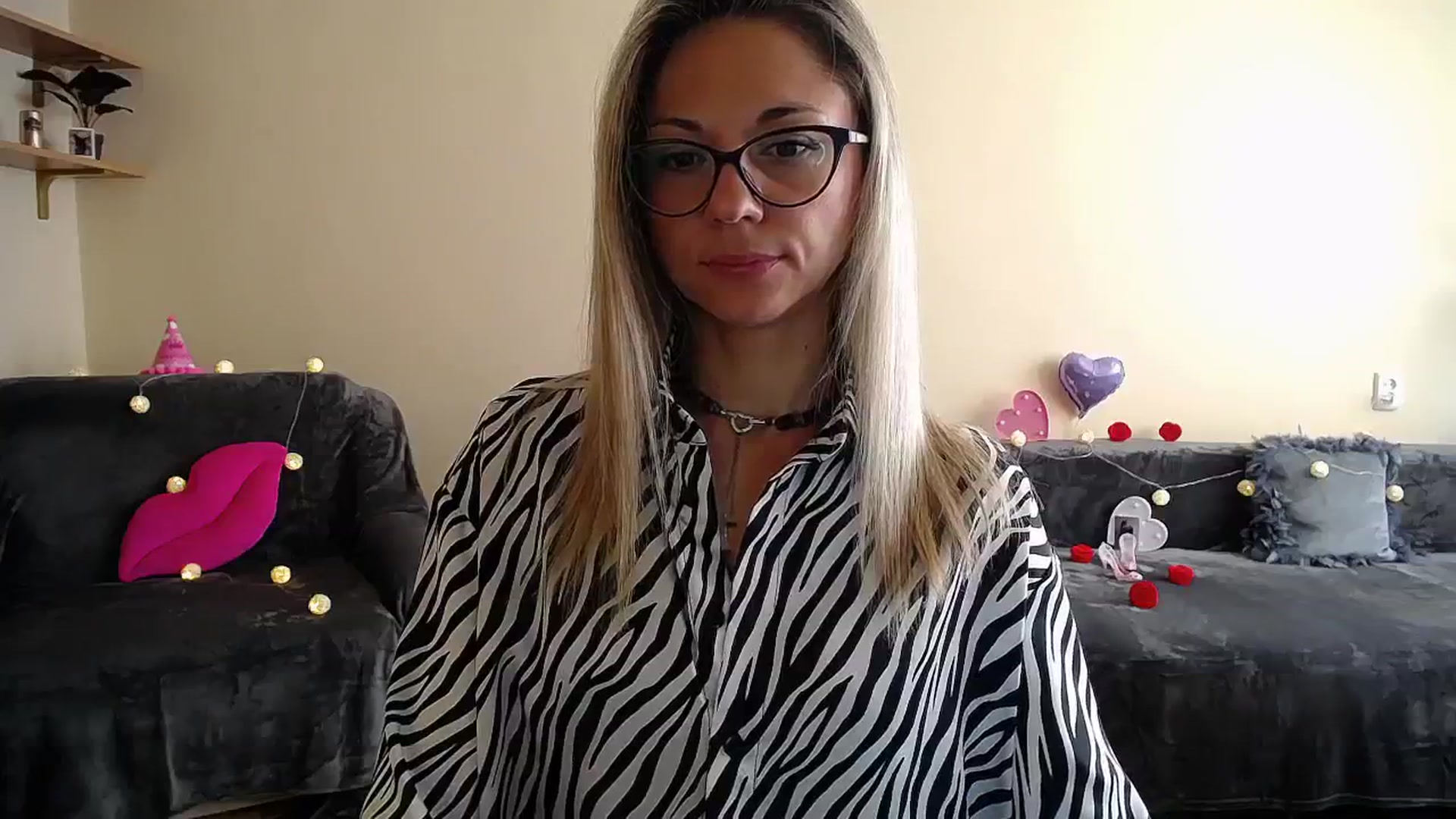Gallery image thumbnail from Sunshine_alis's myfreecams stream on, 07/24/2025, 15:38 image 6 of 20