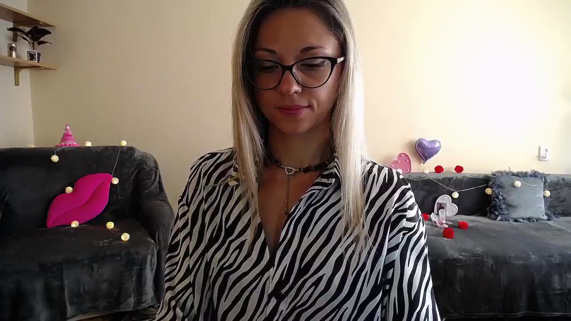 Gallery image thumbnail from Sunshine_alis's myfreecams stream on, 07/24/2025, 15:38 image 13 of 20