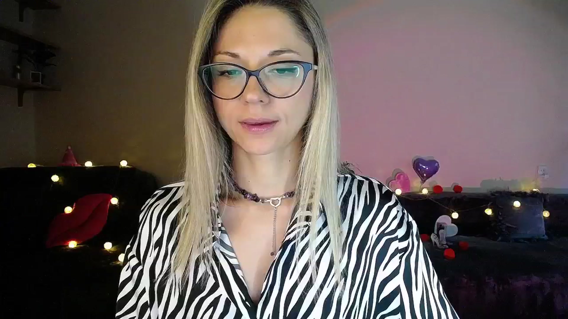 Gallery image thumbnail from Sunshine_alis's myfreecams stream on, 07/24/2025, 18:09 image 6 of 20