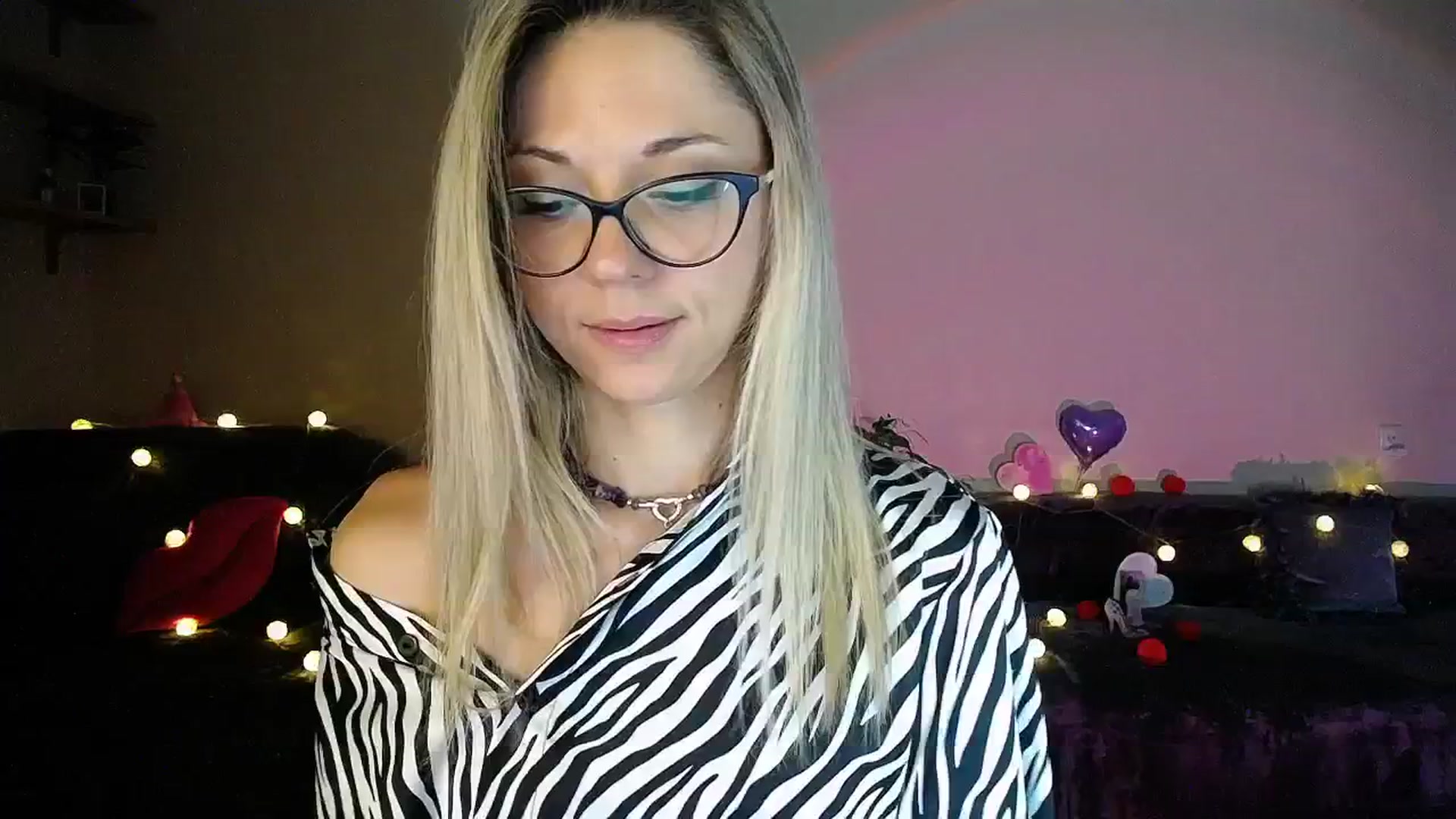 Gallery image thumbnail from Sunshine_alis's myfreecams stream on, 07/24/2025, 18:09 image 17 of 20