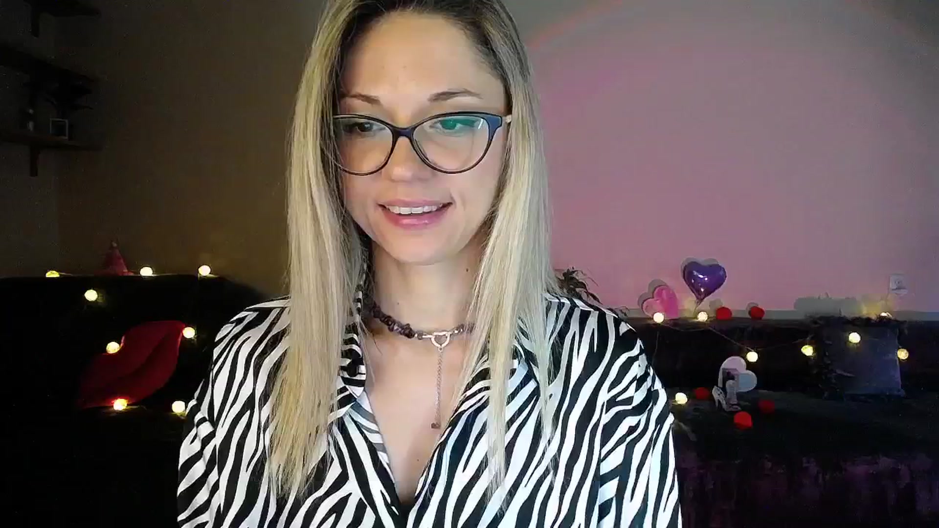 Gallery image thumbnail from Sunshine_alis's myfreecams stream on, 07/24/2025, 18:09 image 10 of 20