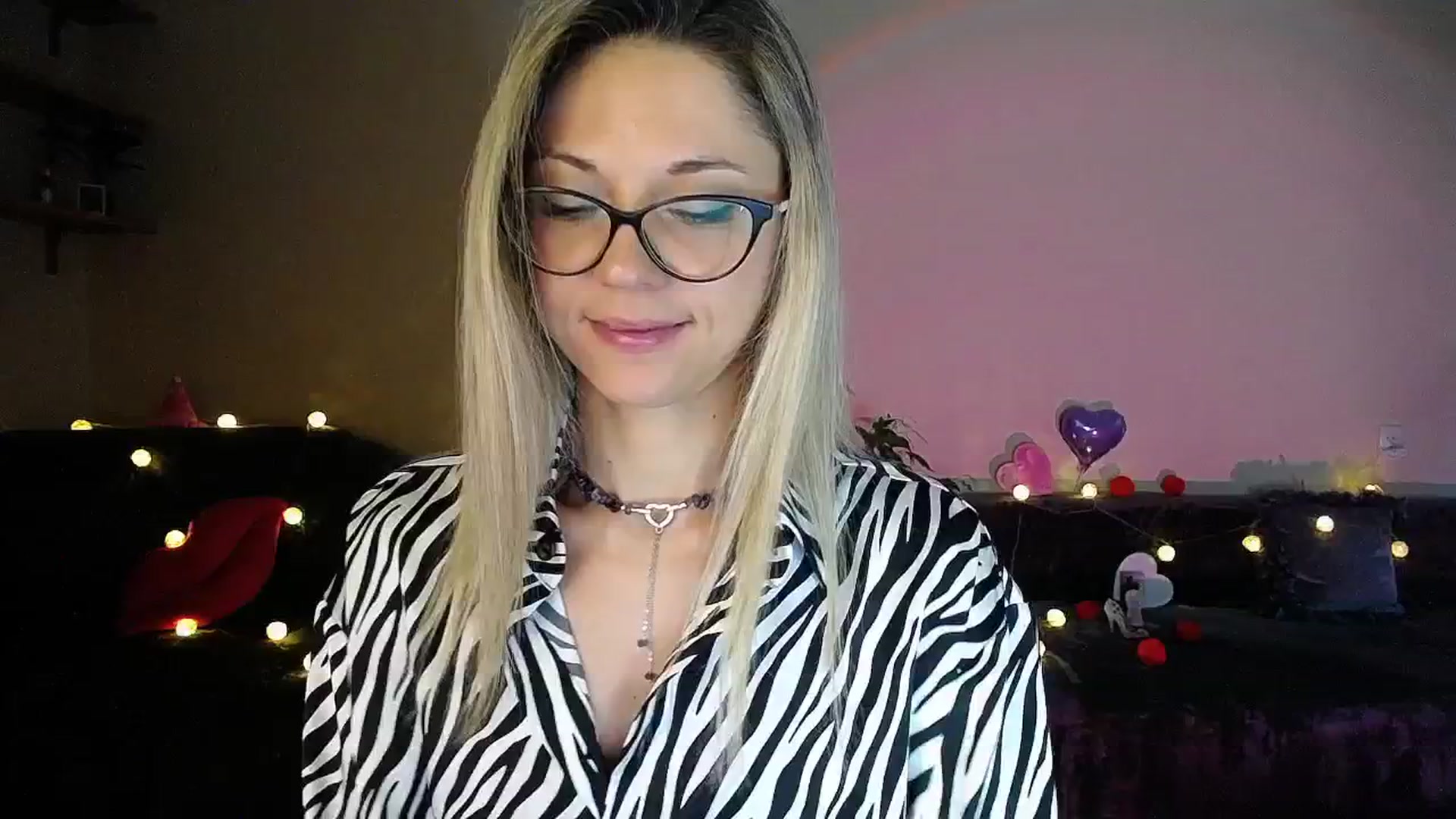 Gallery image thumbnail from Sunshine_alis's myfreecams stream on, 07/24/2025, 18:09 image 12 of 20