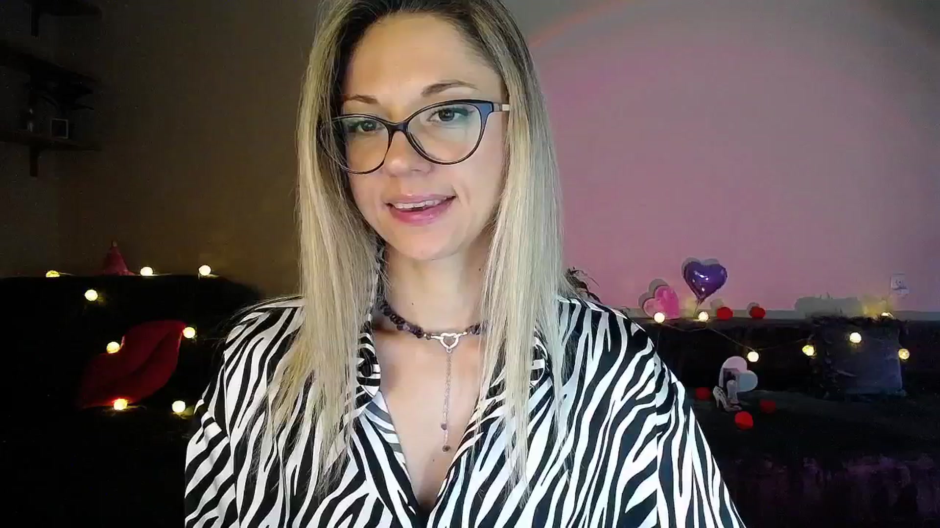 Gallery image thumbnail from Sunshine_alis's myfreecams stream on, 07/24/2025, 18:09 image 11 of 20